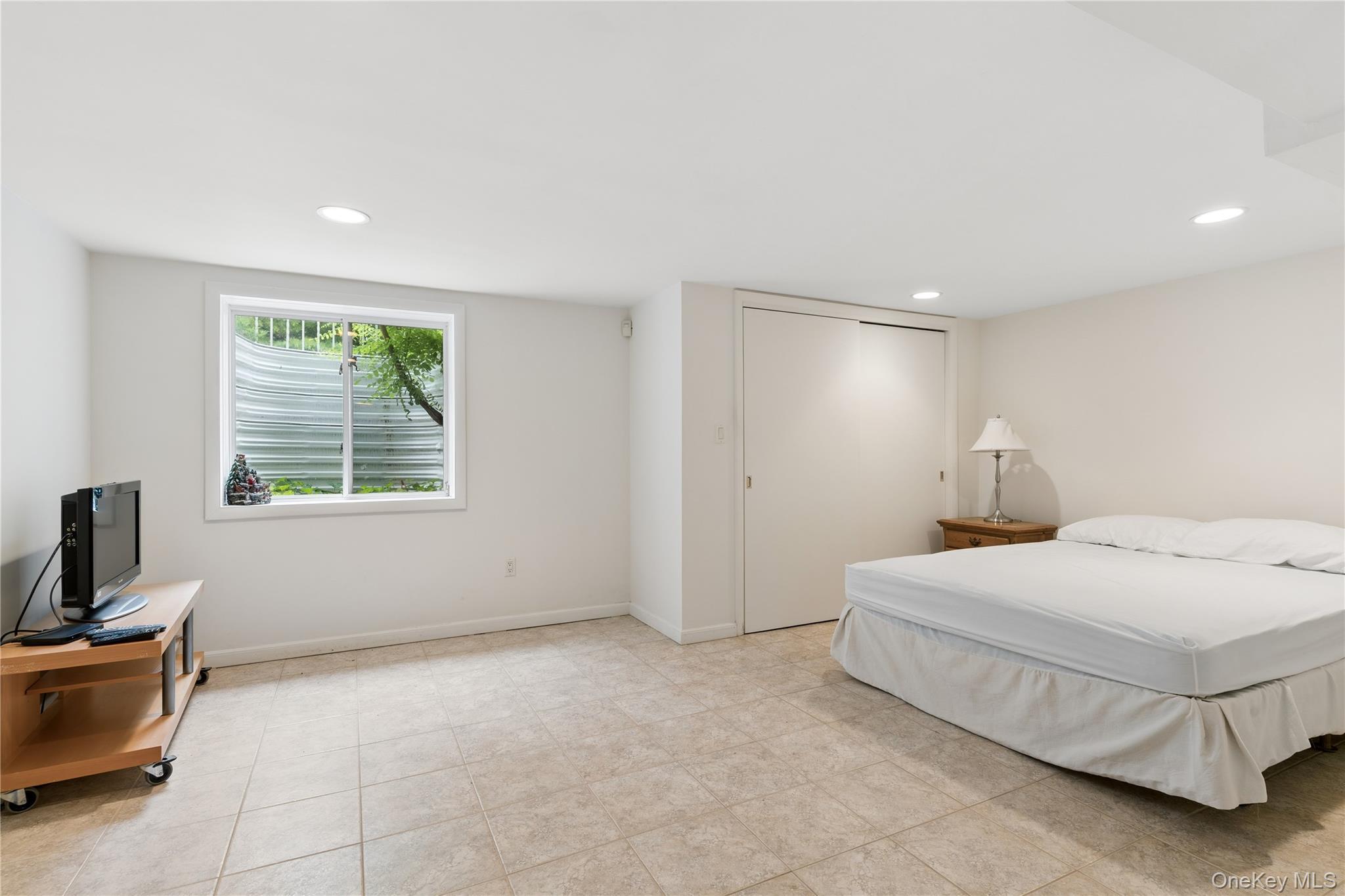 Single Family Barrett Road  Nassau County, NY 11559, MLS-1010707-28