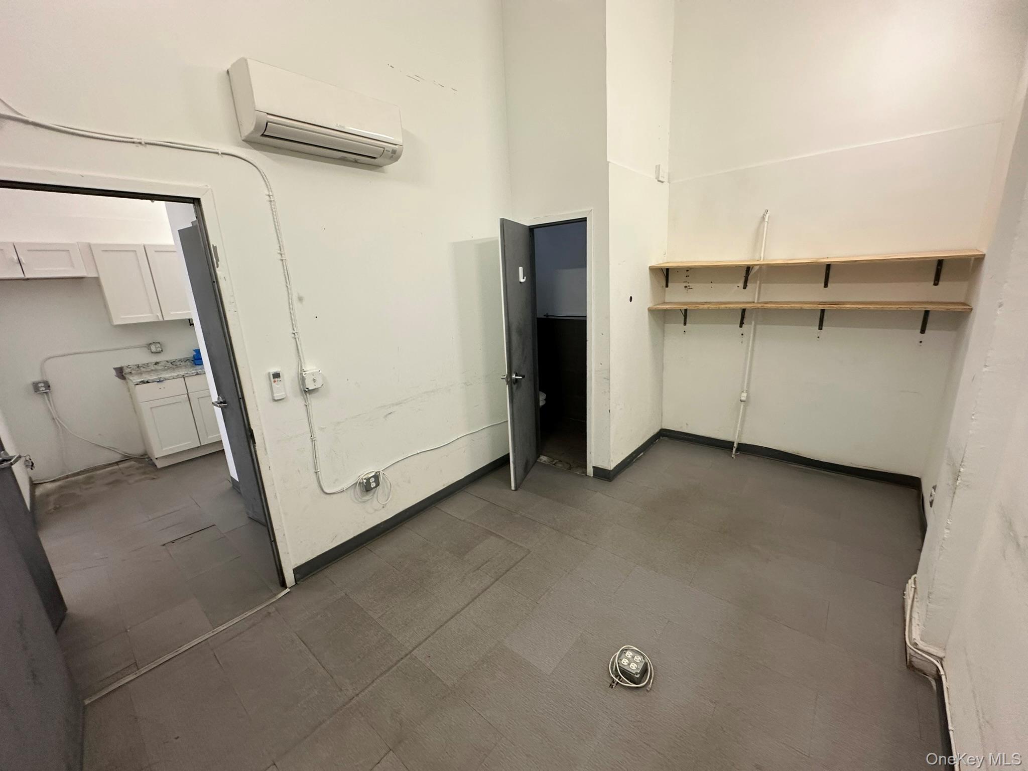 Commercial Lease 48th  Queens, NY 11377, MLS-1010754-3
