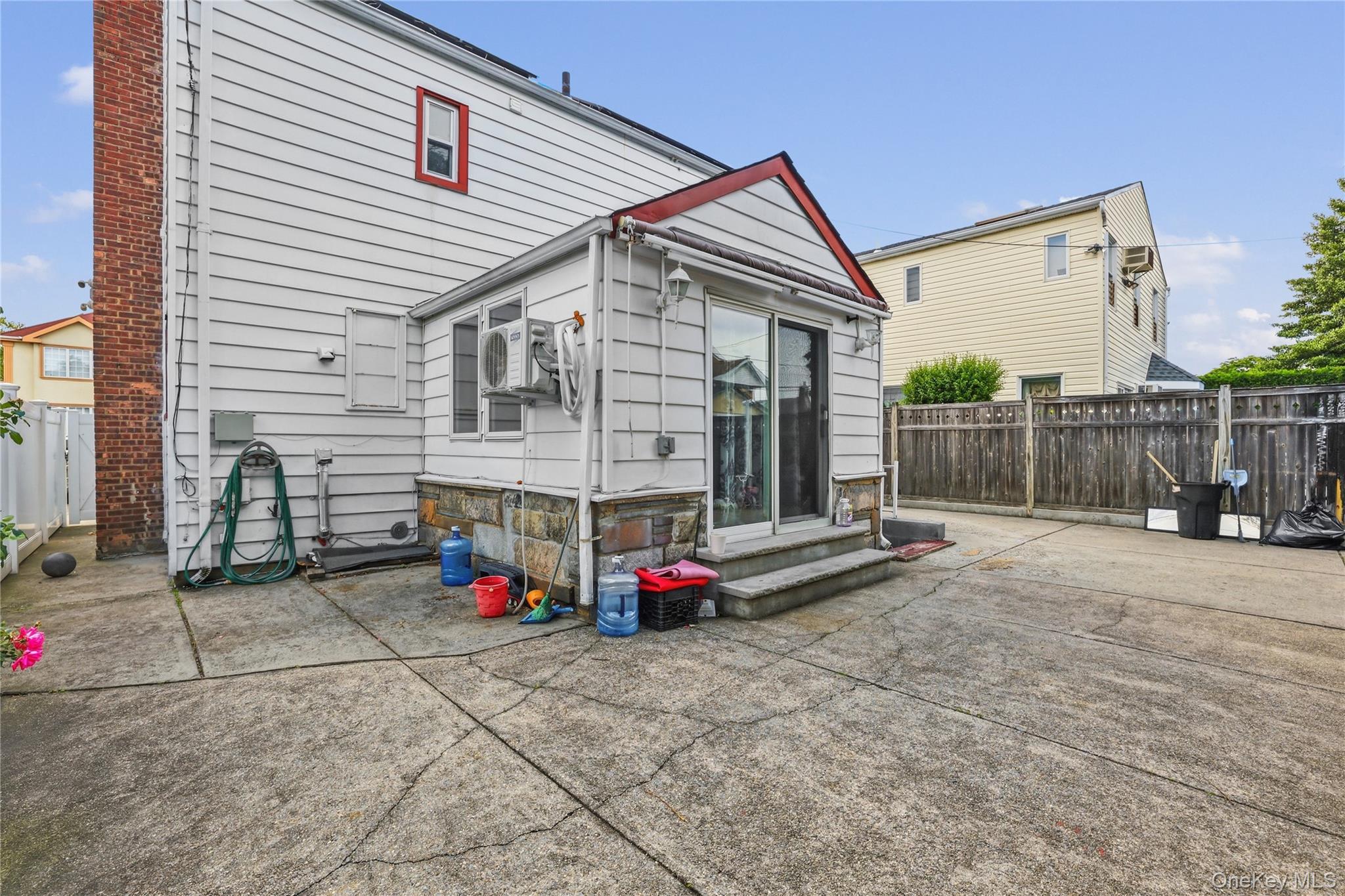 Single Family 252nd Street  Queens, NY 11426, MLS-1010788-17
