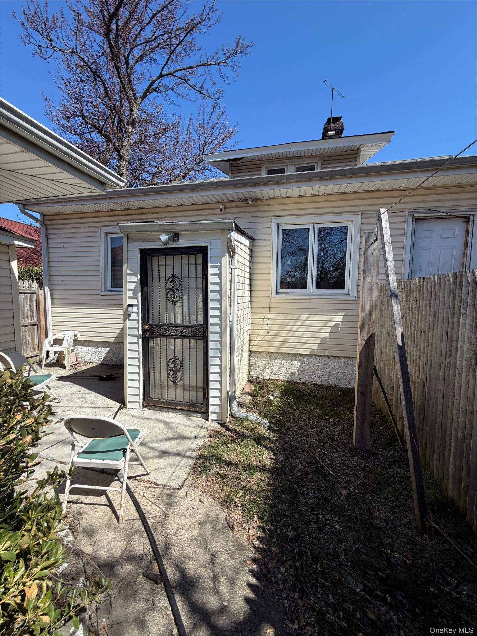Single Family Farmers Boulevard  Queens, NY 11434, MLS-1010855-3