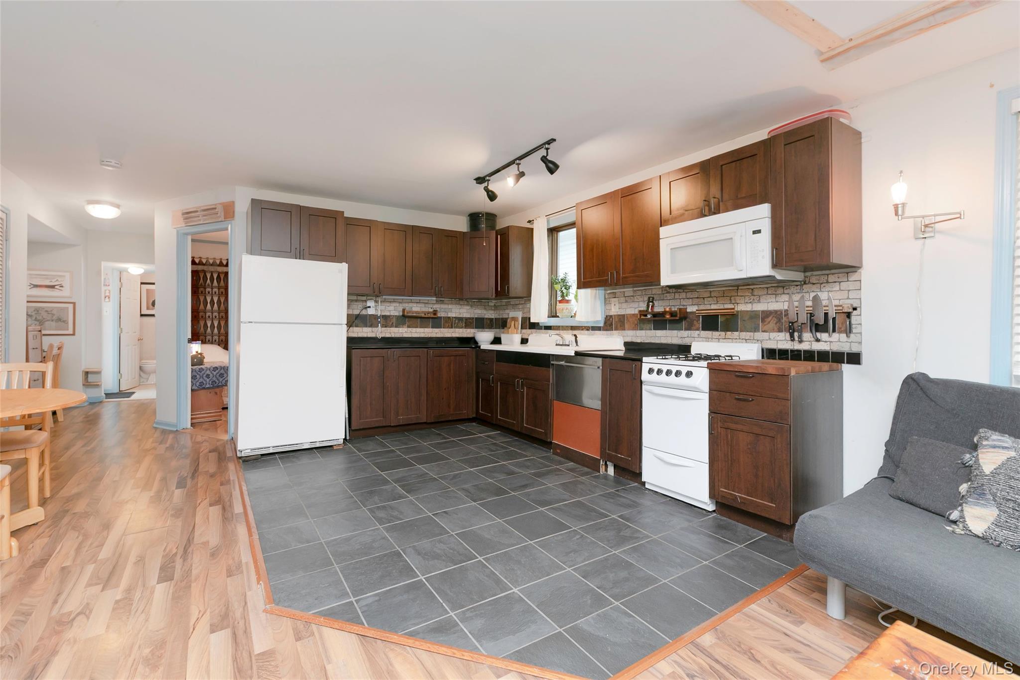 Single Family Tier  Bronx, NY 10464, MLS-1010881-10