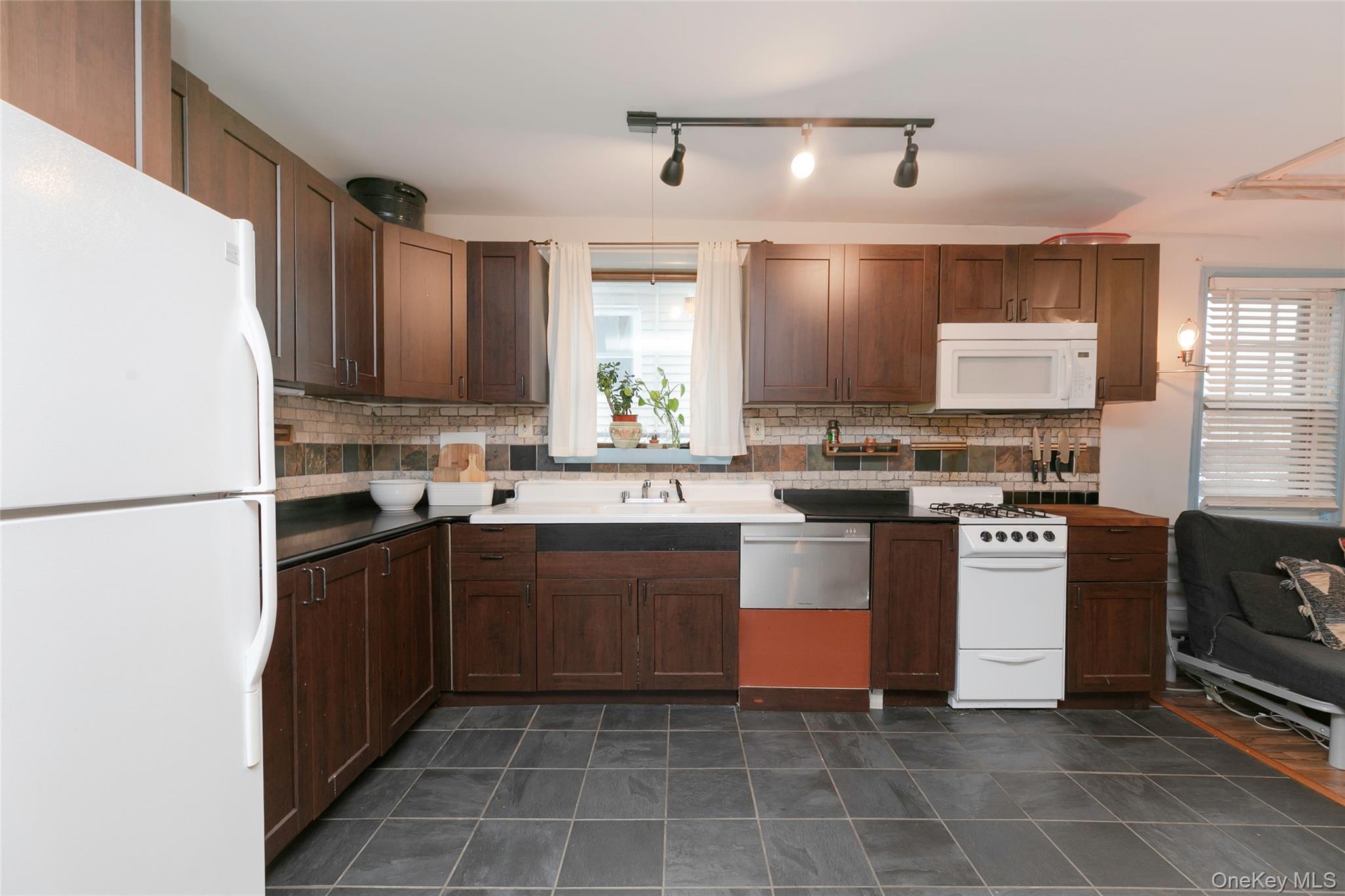 Single Family Tier  Bronx, NY 10464, MLS-1010881-11