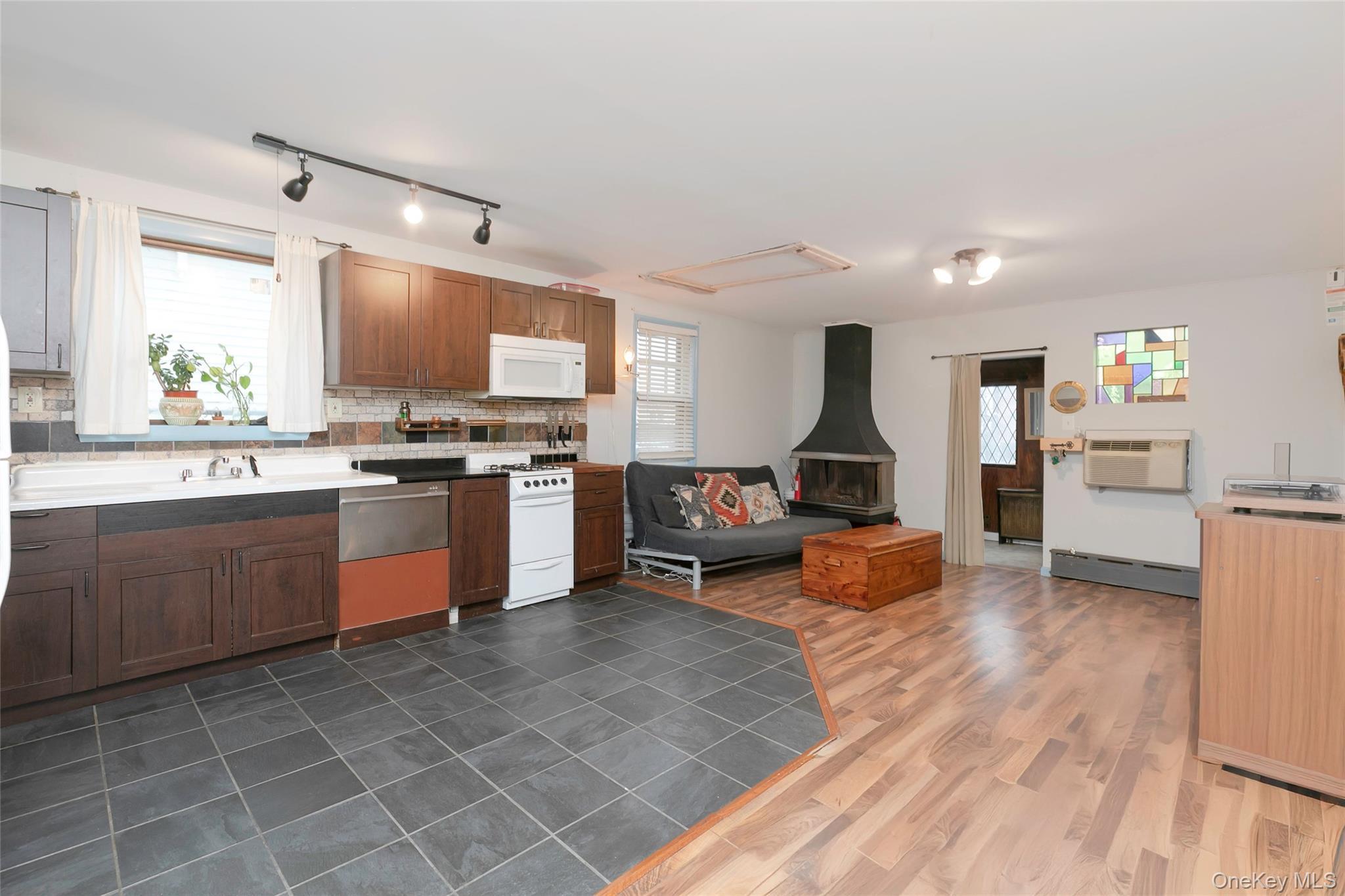 Single Family Tier  Bronx, NY 10464, MLS-1010881-15