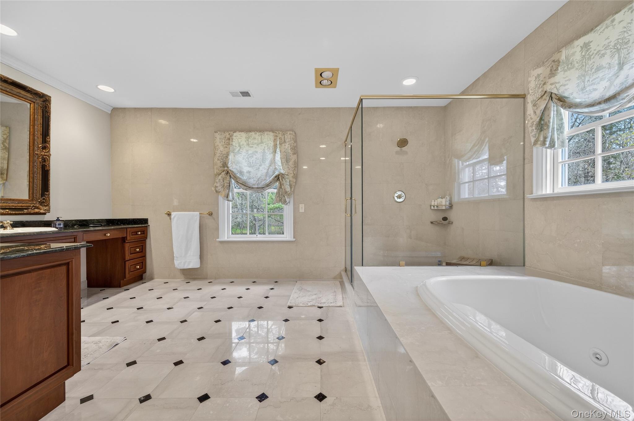 Single Family Muttontown Road Nassau County, NY 11791, MLS-1010916-24