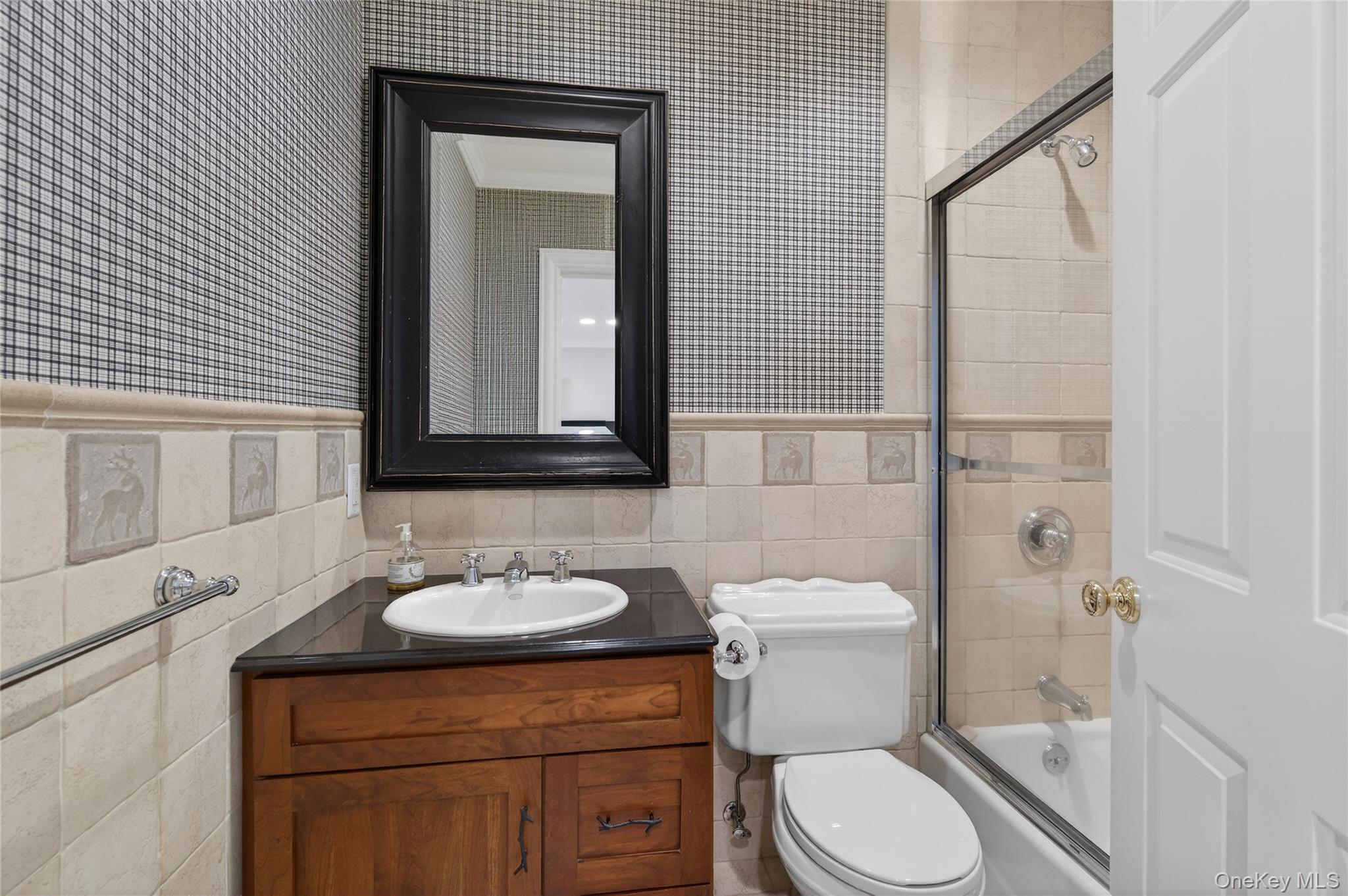 Single Family Muttontown Road Nassau County, NY 11791, MLS-1010916-28