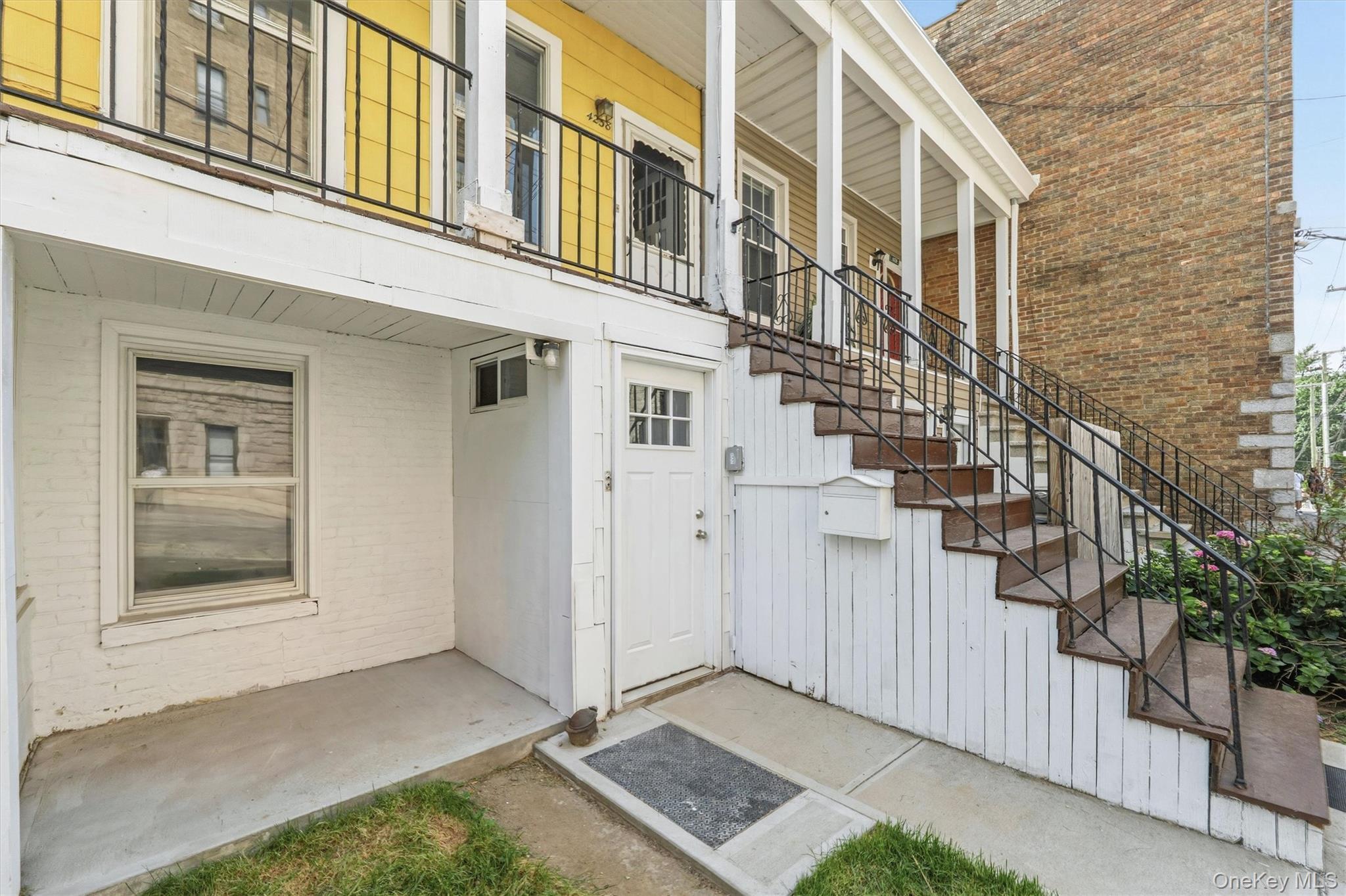 Single Family Vireo Avenue  Bronx, NY 10470, MLS-1010925-21