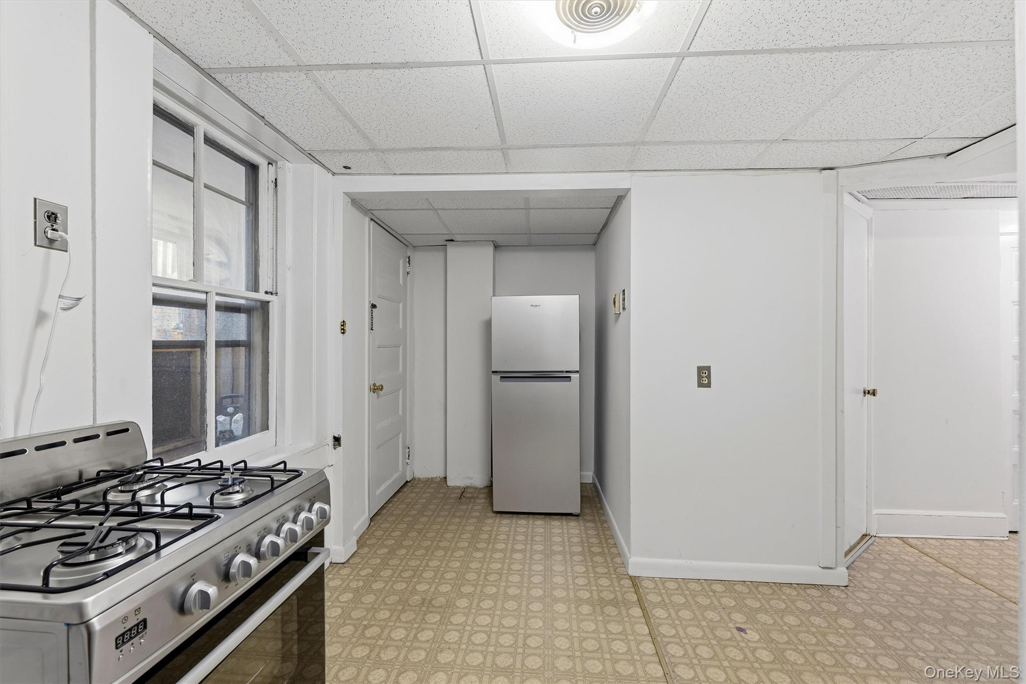 Single Family Vireo Avenue  Bronx, NY 10470, MLS-1010925-29