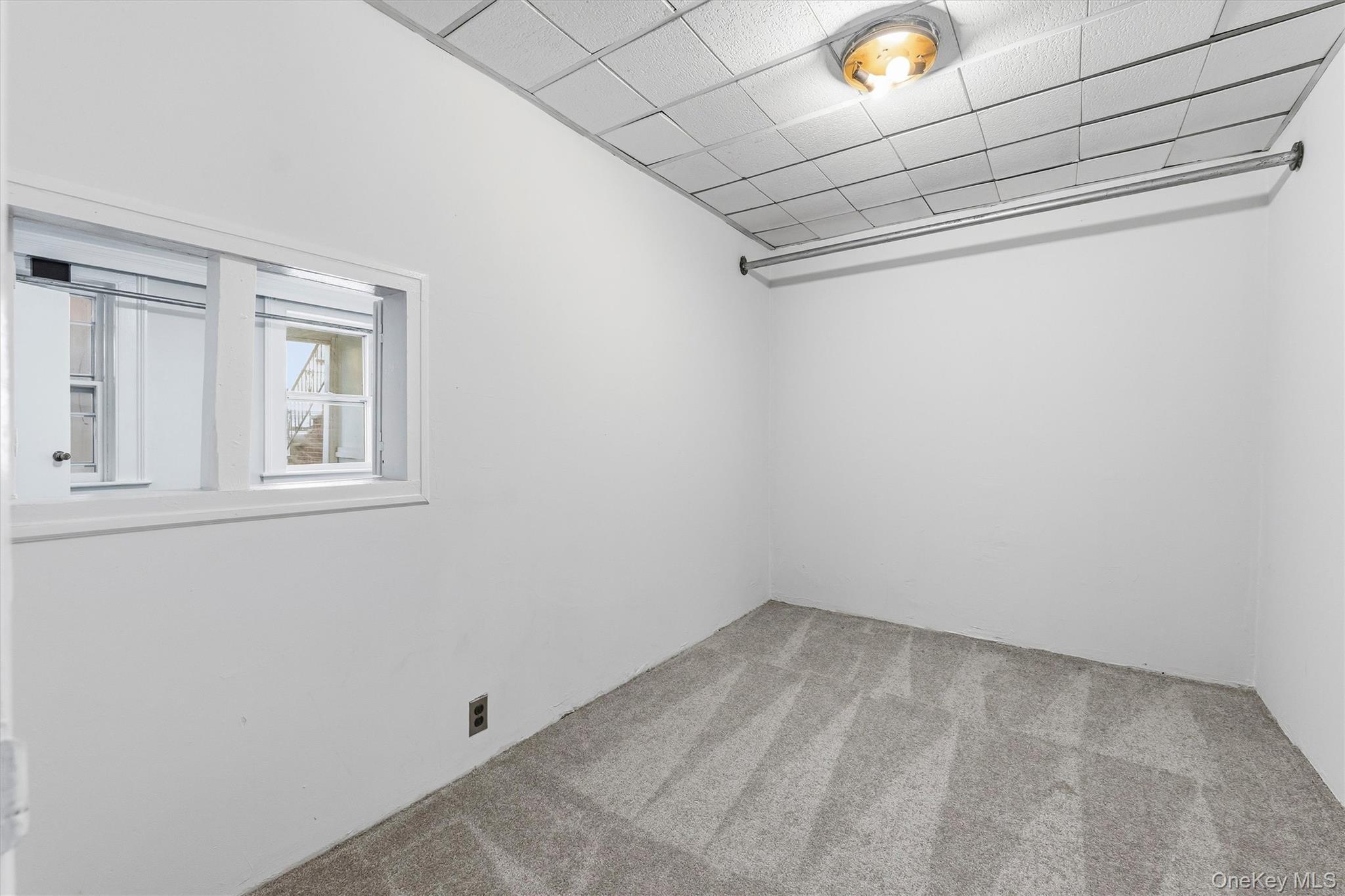 Single Family Vireo Avenue  Bronx, NY 10470, MLS-1010925-32
