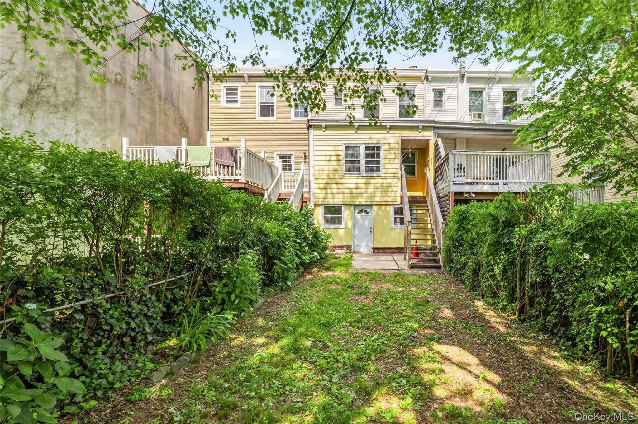 Single Family Vireo Avenue  Bronx, NY 10470, MLS-1010925-35