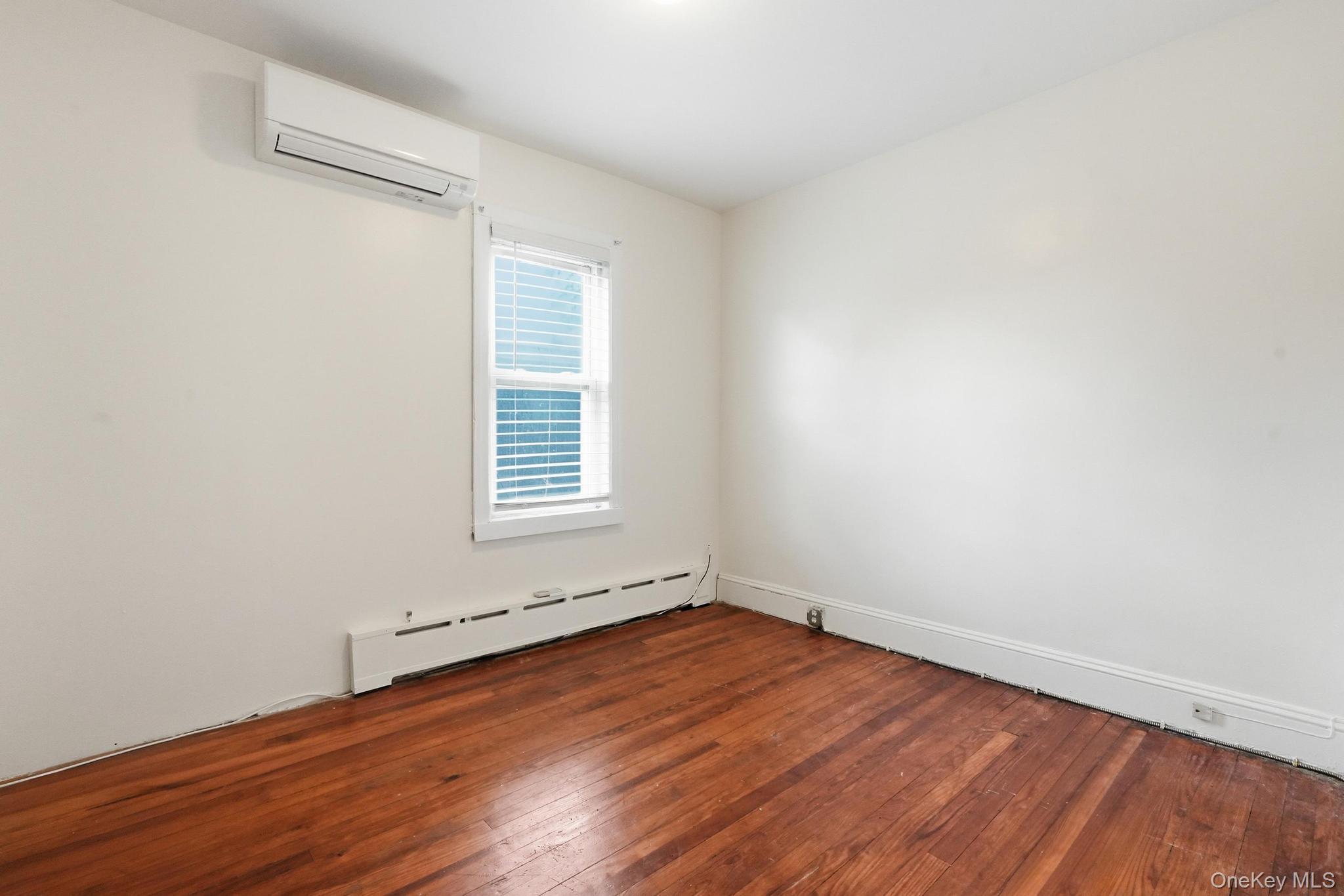 Single Family Winchester Queens, NY 11428, MLS-1010928-19