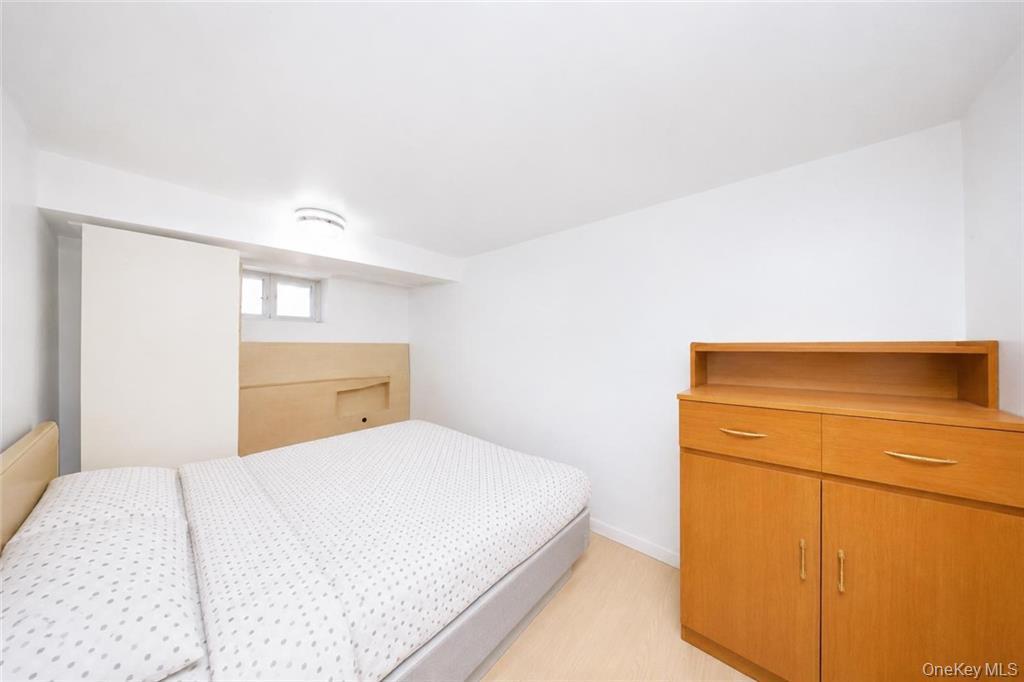 Single Family Forbell Brooklyn, NY 11208, MLS-1011011-16