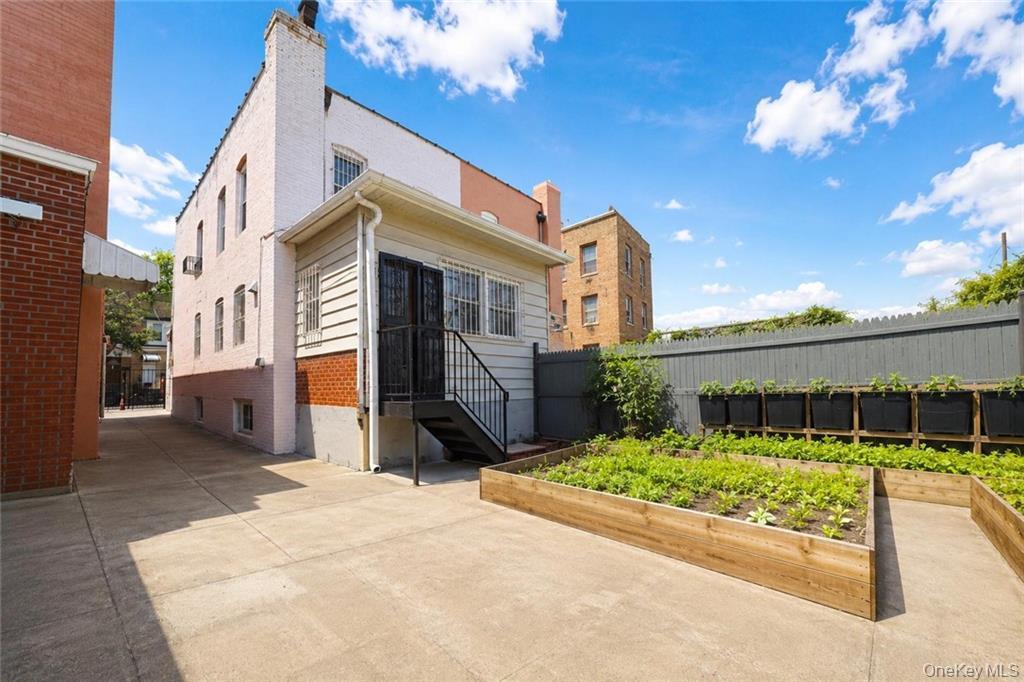 Single Family Forbell Brooklyn, NY 11208, MLS-1011011-3