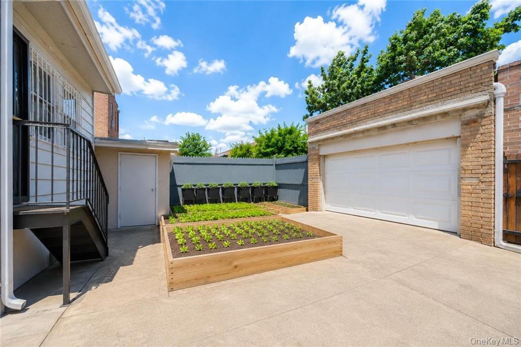 Single Family Forbell Brooklyn, NY 11208, MLS-1011011-4