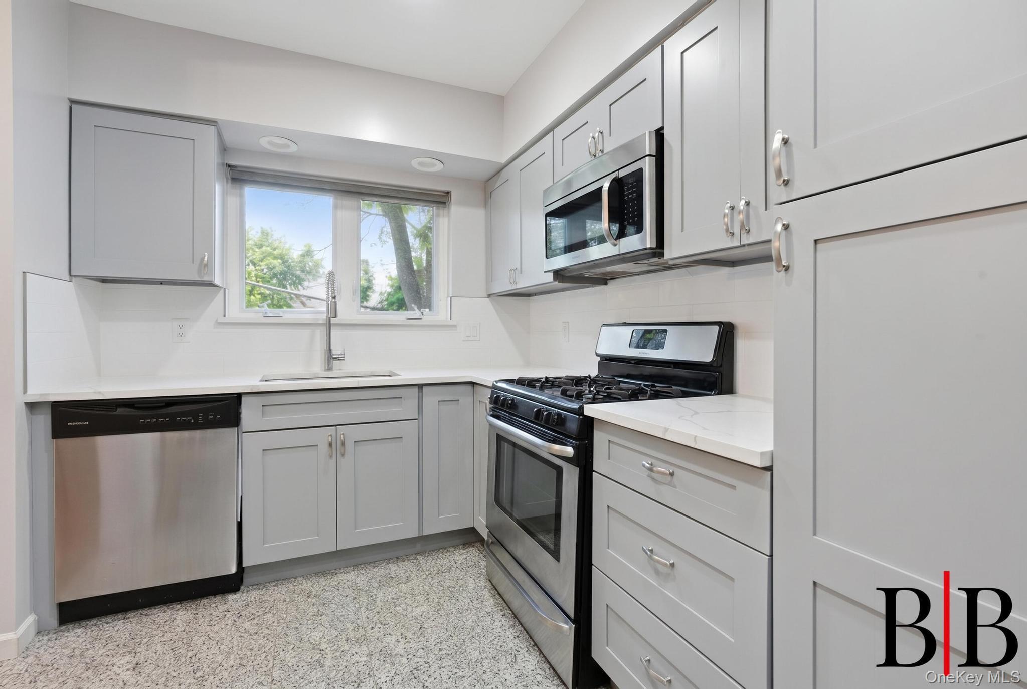 Single Family 28th  Brooklyn, NY 11235, MLS-1011070-10