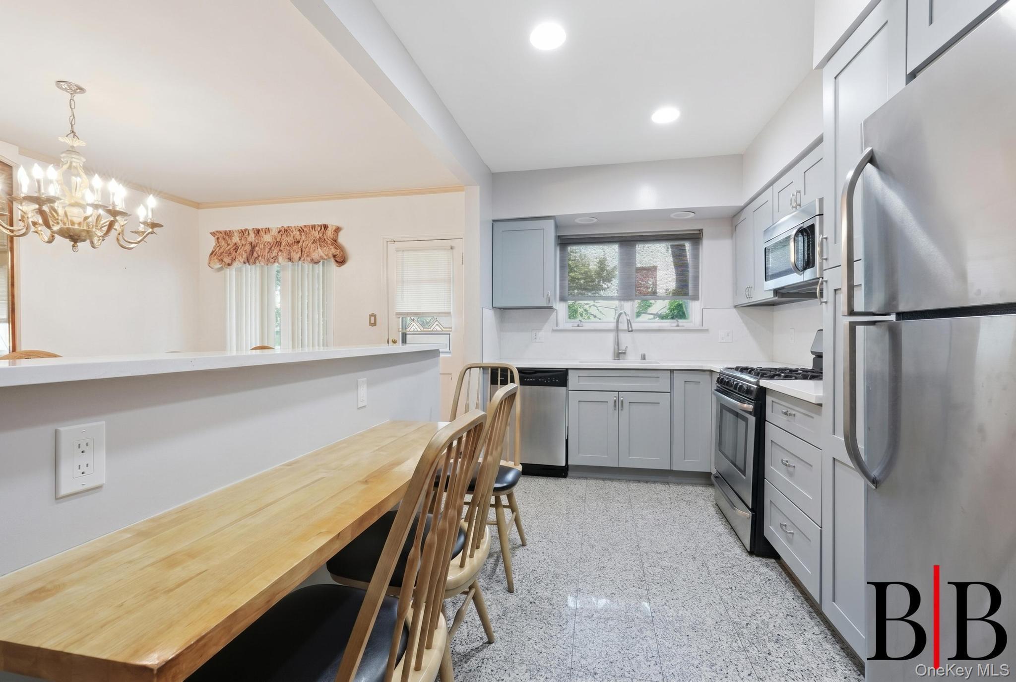 Single Family 28th  Brooklyn, NY 11235, MLS-1011070-7