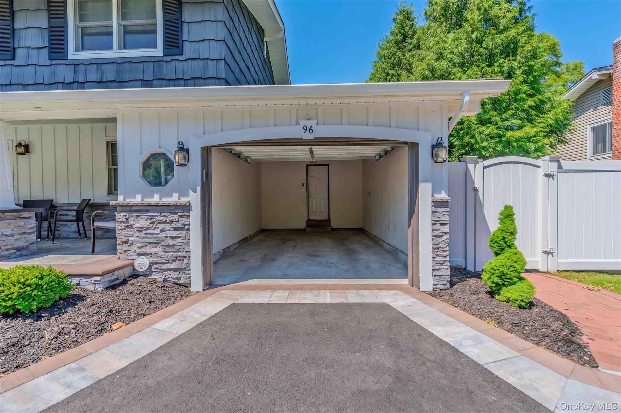 Single Family Eagle Lane  Suffolk County, NY 11788, MLS-1011071-8