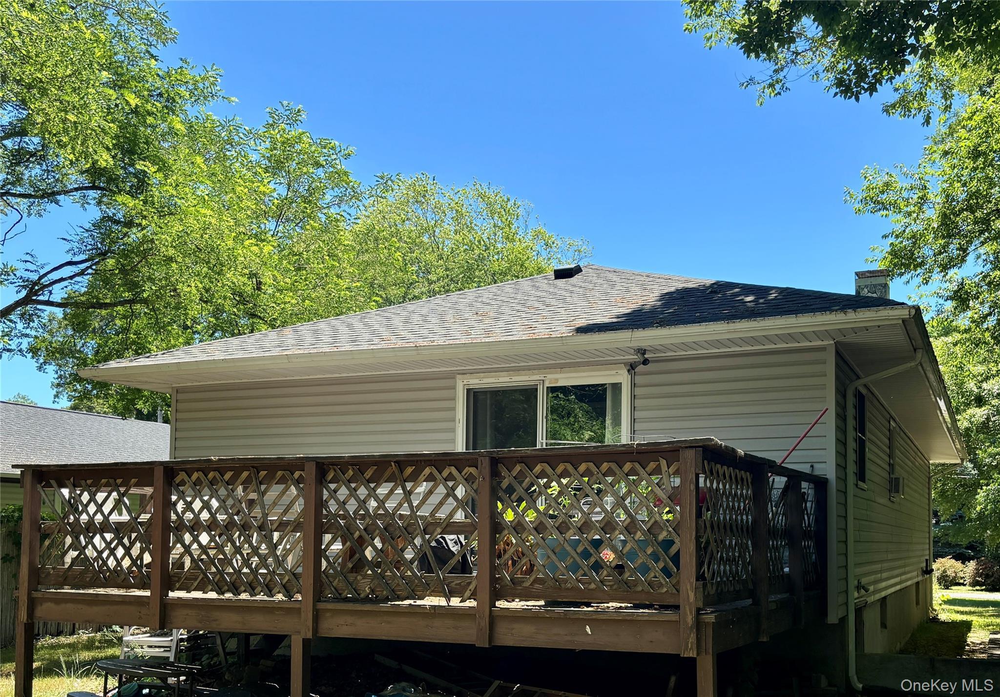 Single Family Wavecrest Drive Suffolk County, NY 11951, MLS-1011090-13