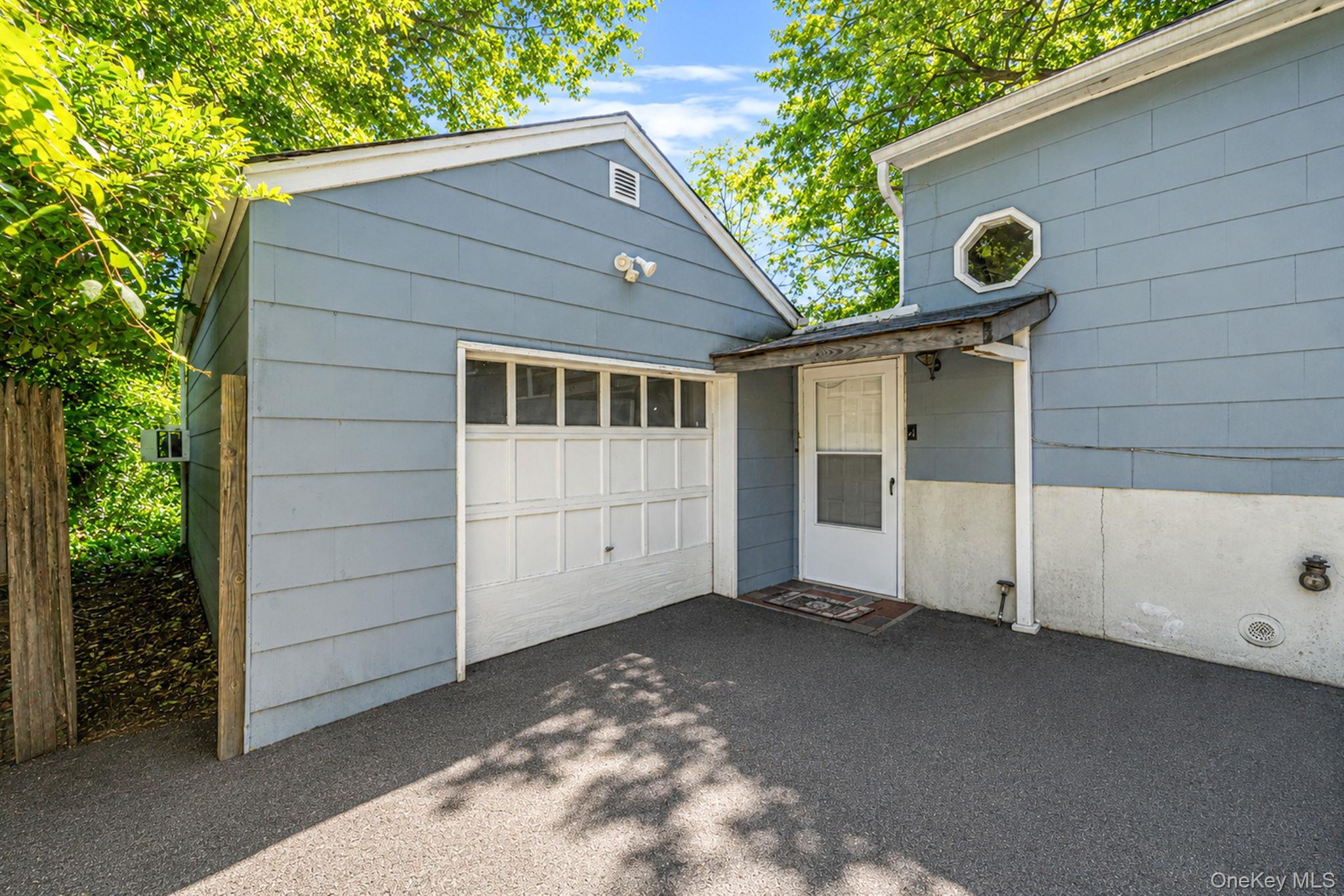 Single Family Curtis Drive  Suffolk County, NY 11789, MLS-1011128-38