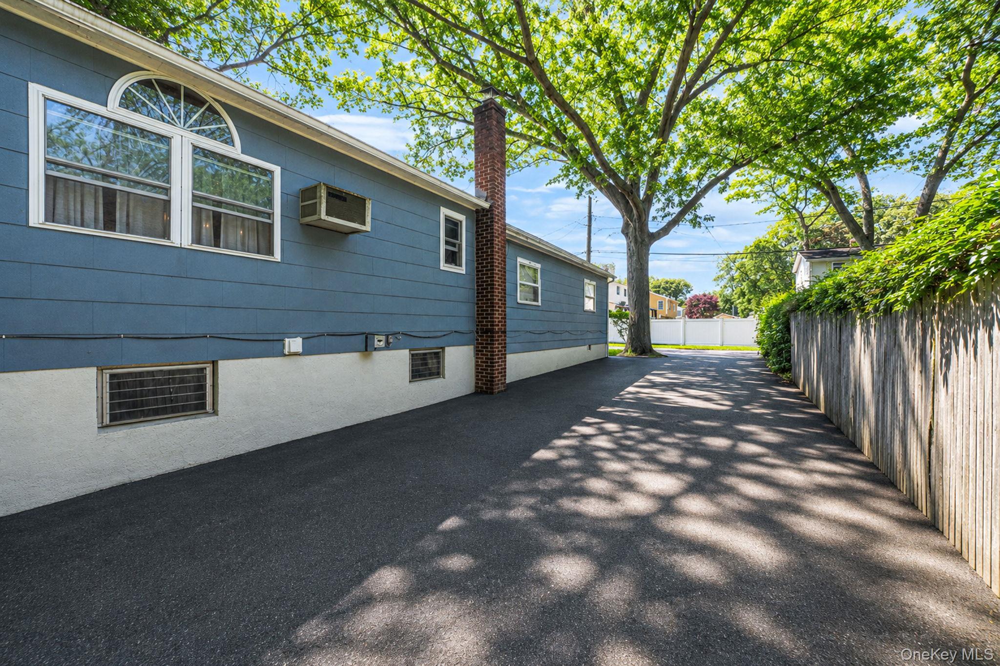 Single Family Curtis Drive  Suffolk County, NY 11789, MLS-1011128-39
