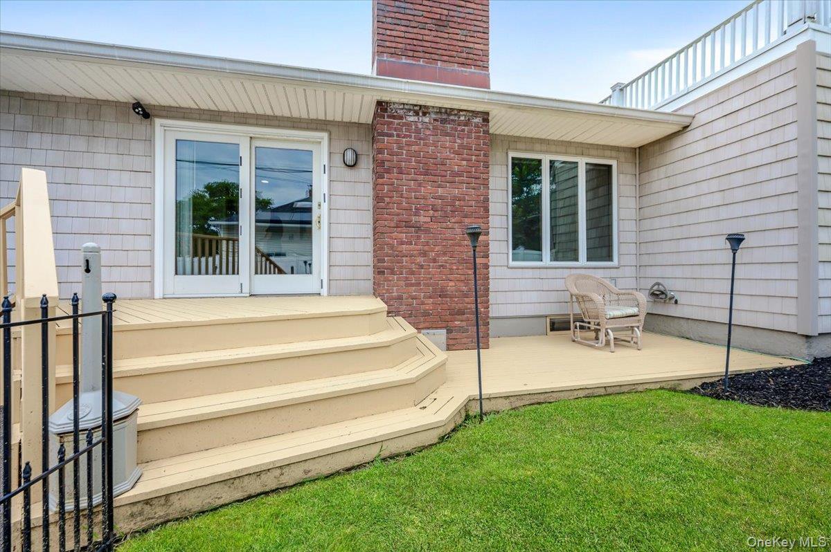 Single Family Edmore Lane  Suffolk County, NY 11795, MLS-1011134-37
