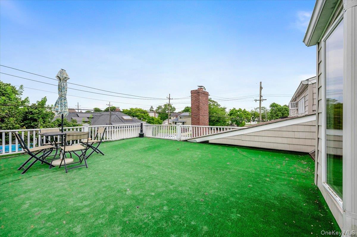 Single Family Edmore Lane  Suffolk County, NY 11795, MLS-1011134-39