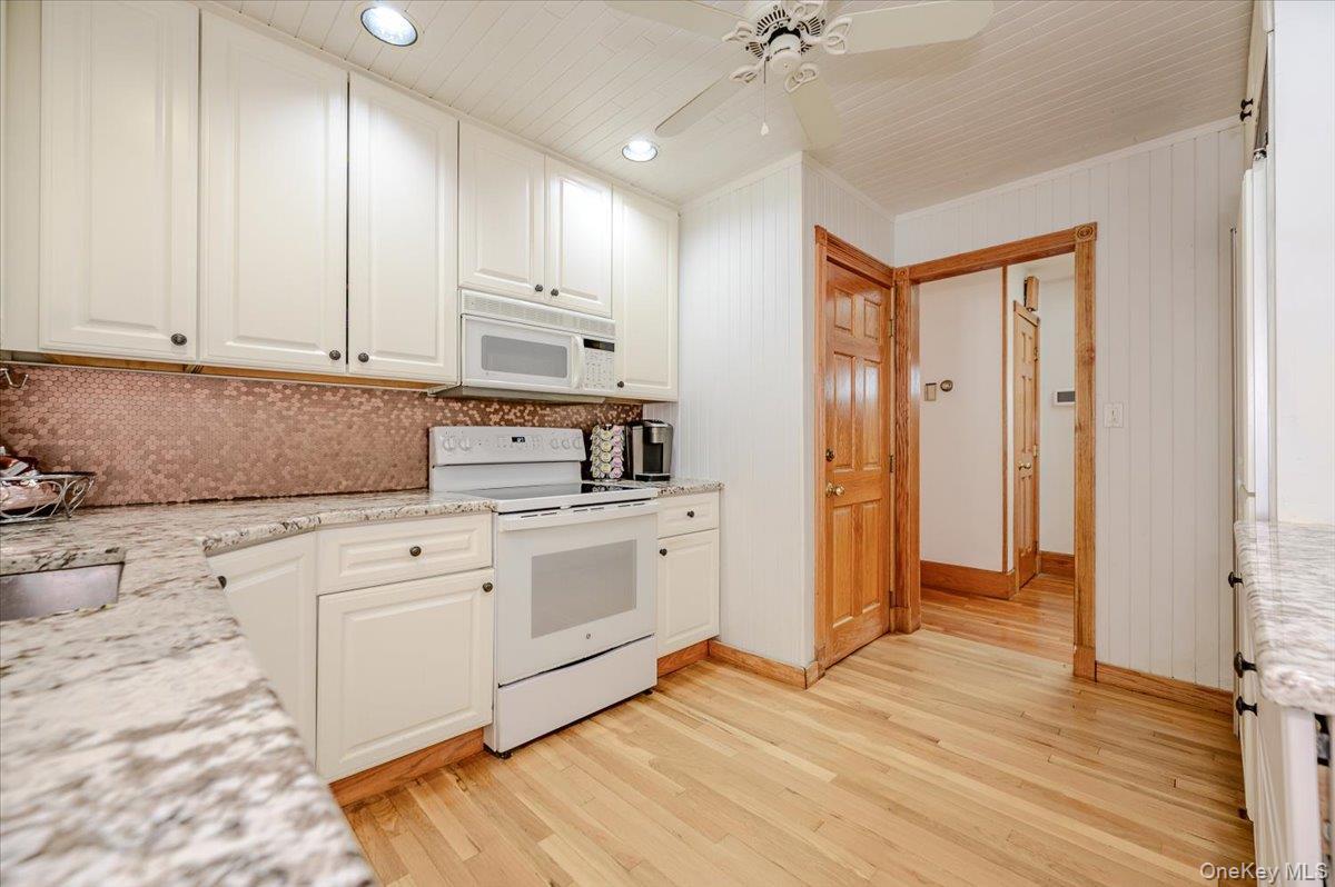 Single Family Edmore Lane  Suffolk County, NY 11795, MLS-1011134-8
