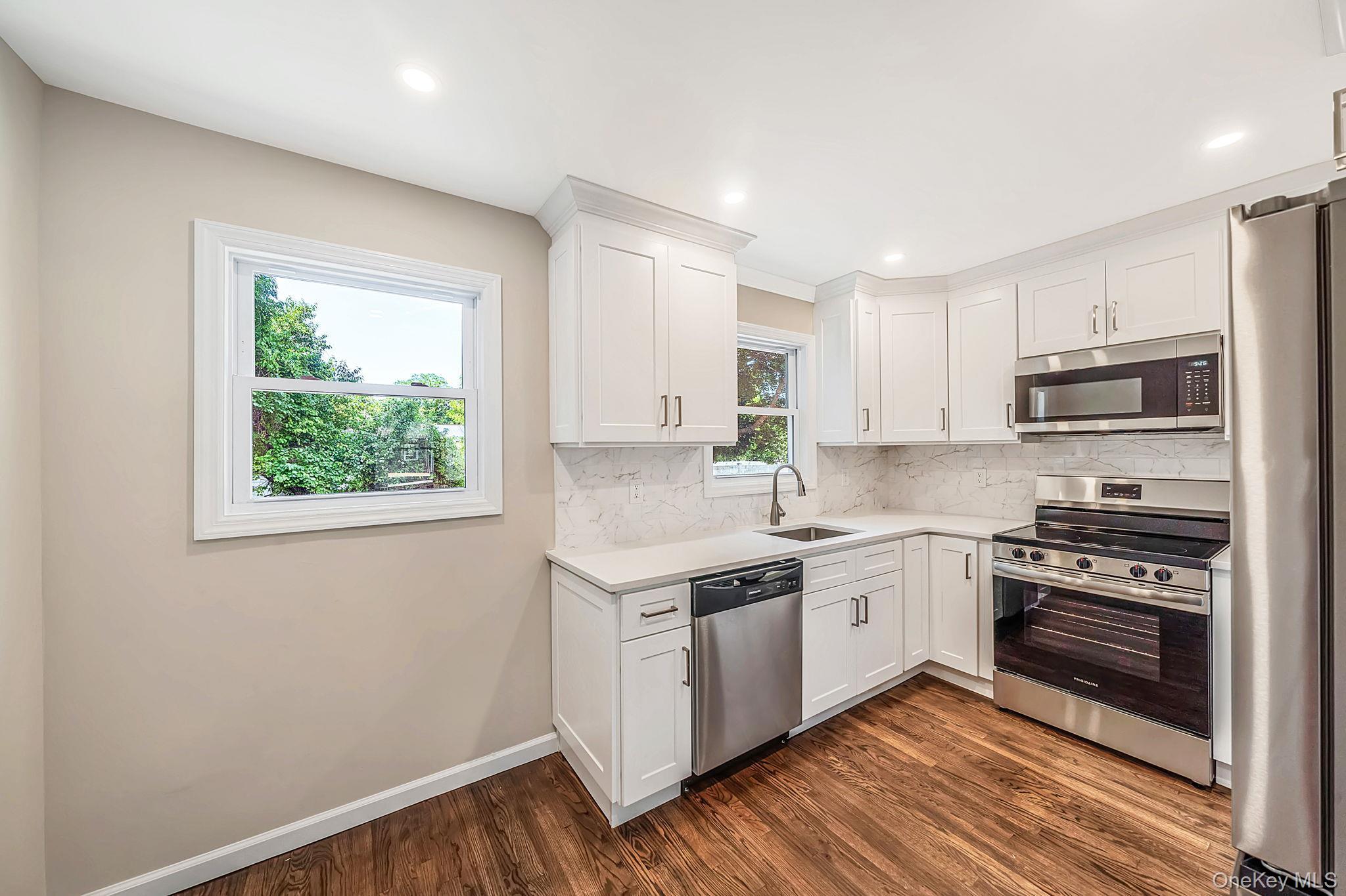 Single Family Americus Avenue  Suffolk County, NY 11772, MLS-1011214-10