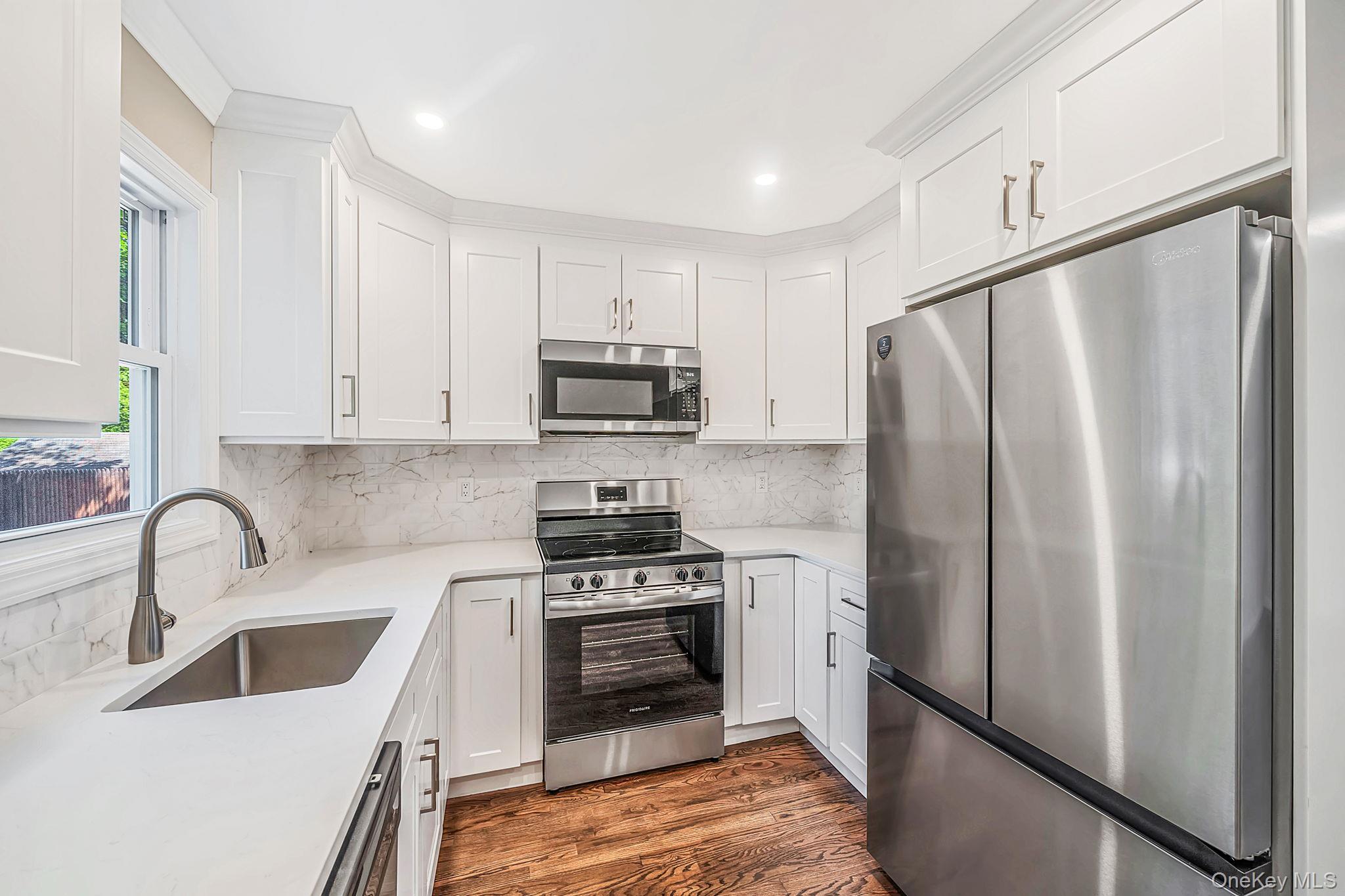 Single Family Americus Avenue  Suffolk County, NY 11772, MLS-1011214-11