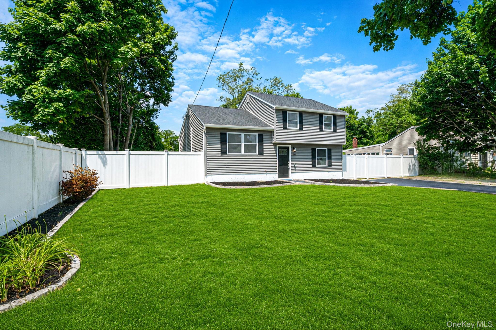 Single Family Americus Avenue  Suffolk County, NY 11772, MLS-1011214-2