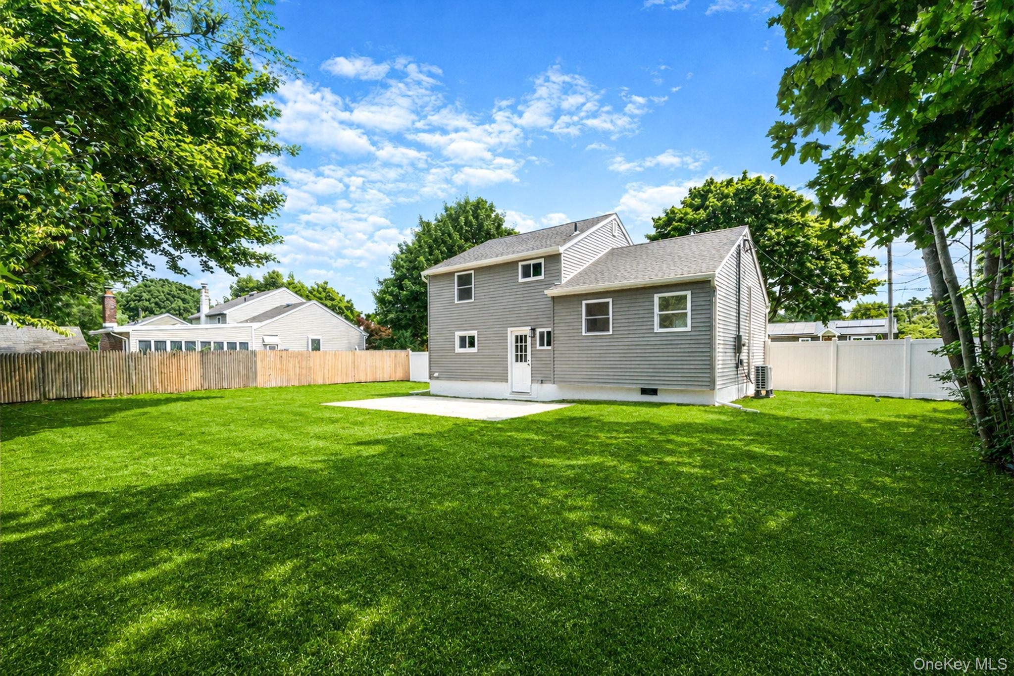 Single Family Americus Avenue  Suffolk County, NY 11772, MLS-1011214-34