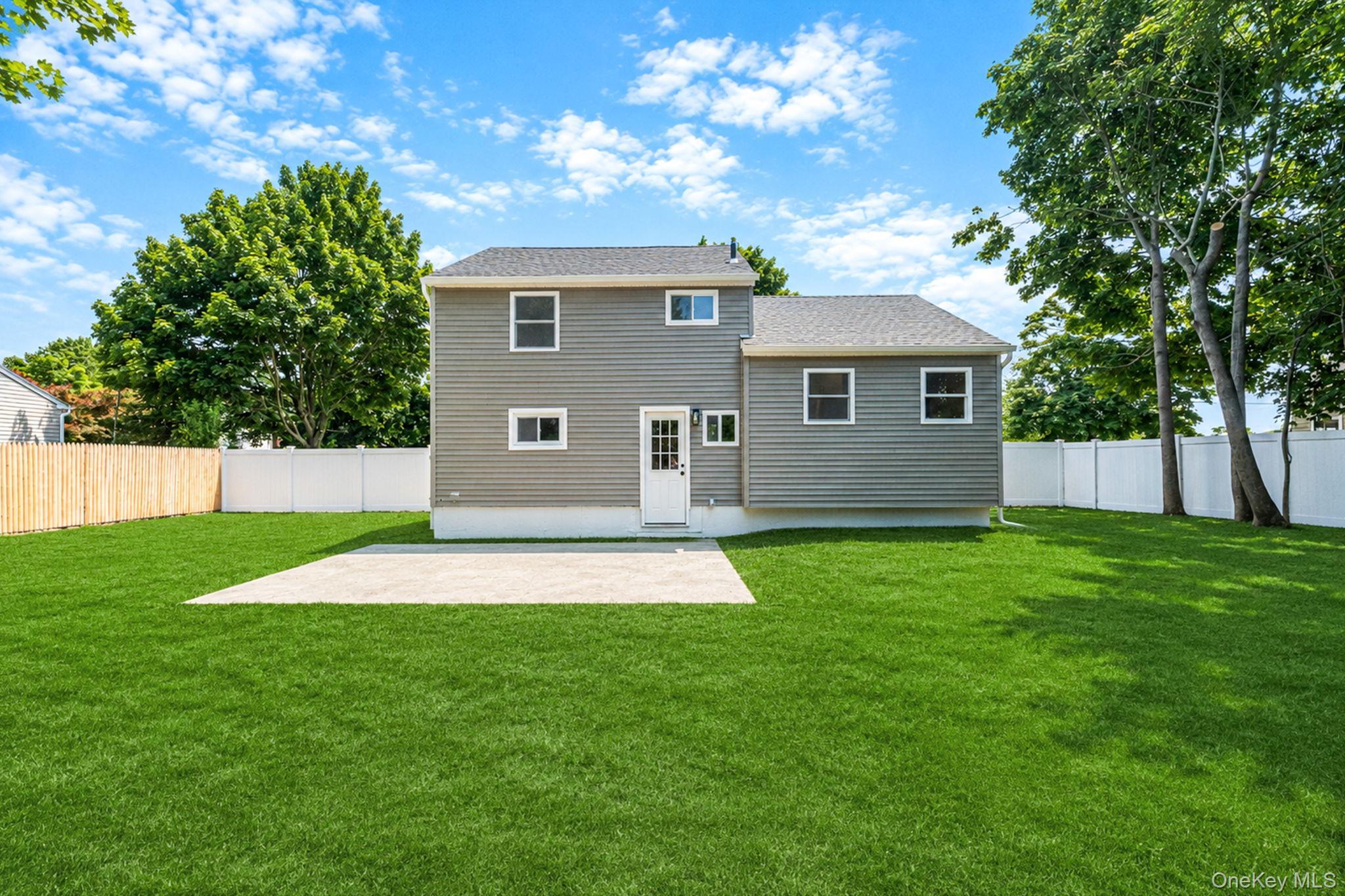 Single Family Americus Avenue  Suffolk County, NY 11772, MLS-1011214-35