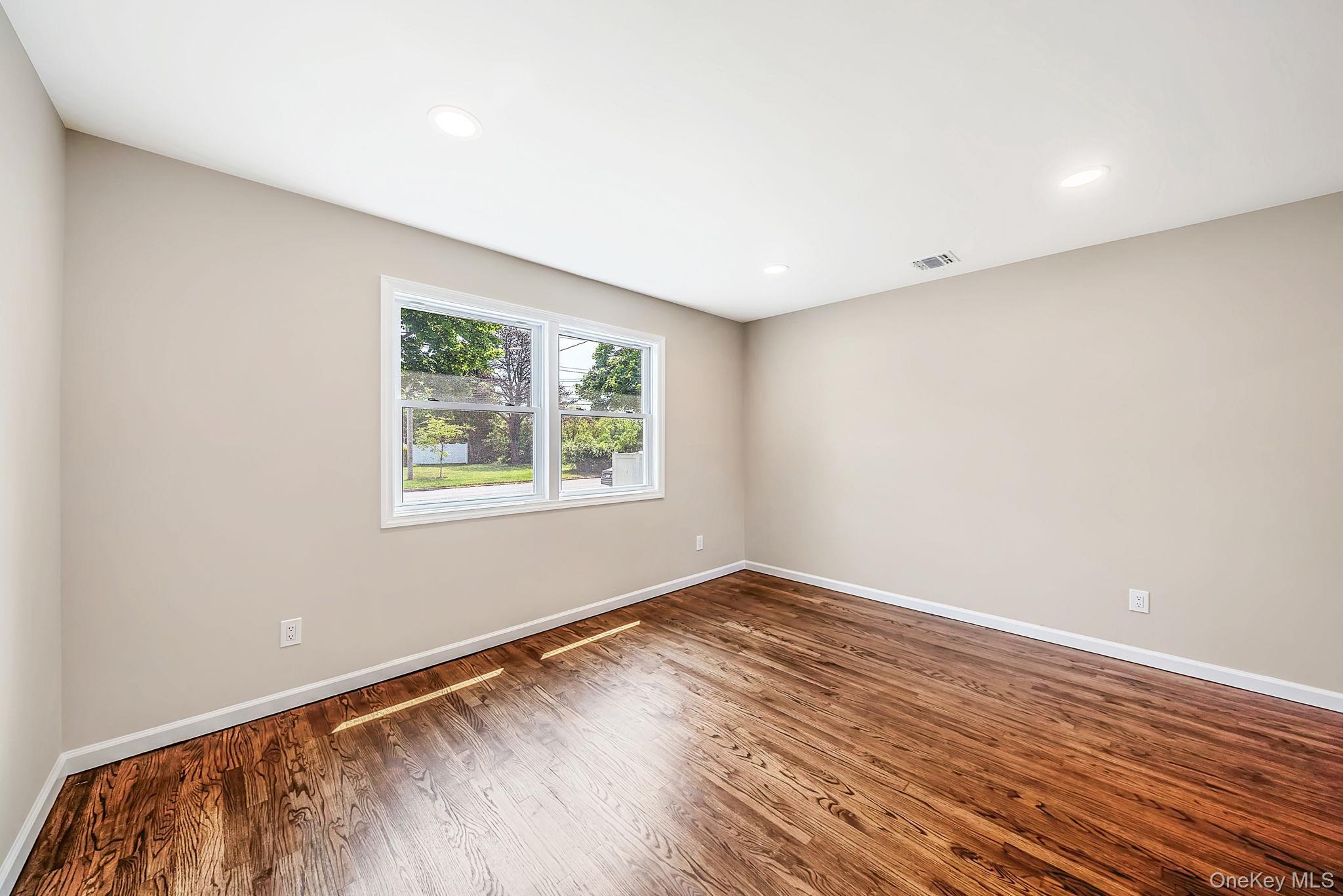 Single Family Americus Avenue  Suffolk County, NY 11772, MLS-1011214-5