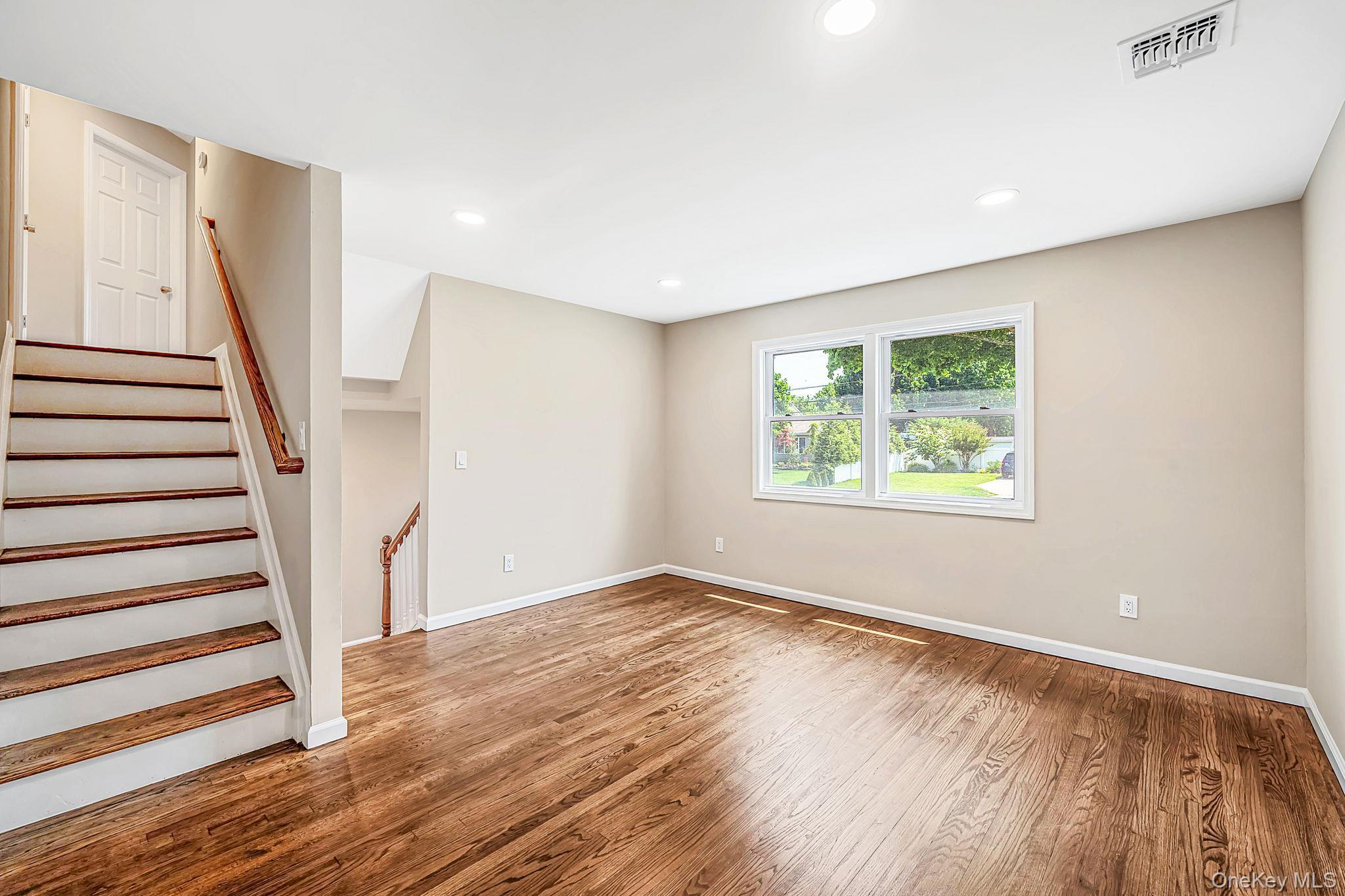 Single Family Americus Avenue  Suffolk County, NY 11772, MLS-1011214-8