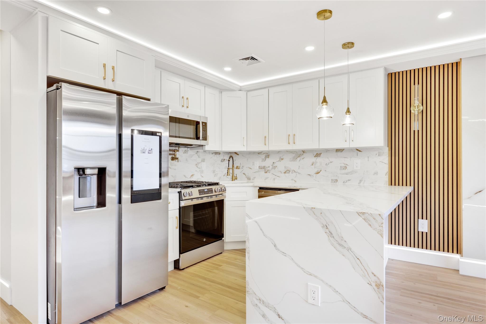 Single Family 147th Avenue  Queens, NY 11422, MLS-1011242-2