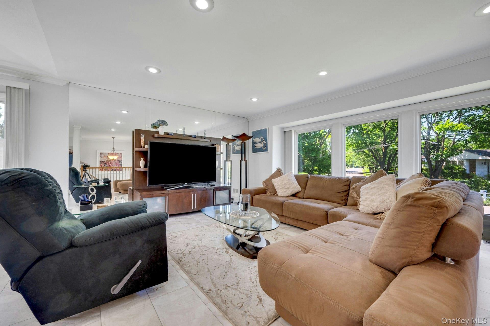 Single Family Windsor Oval Westchester County, NY 10805, MLS-1011278-2