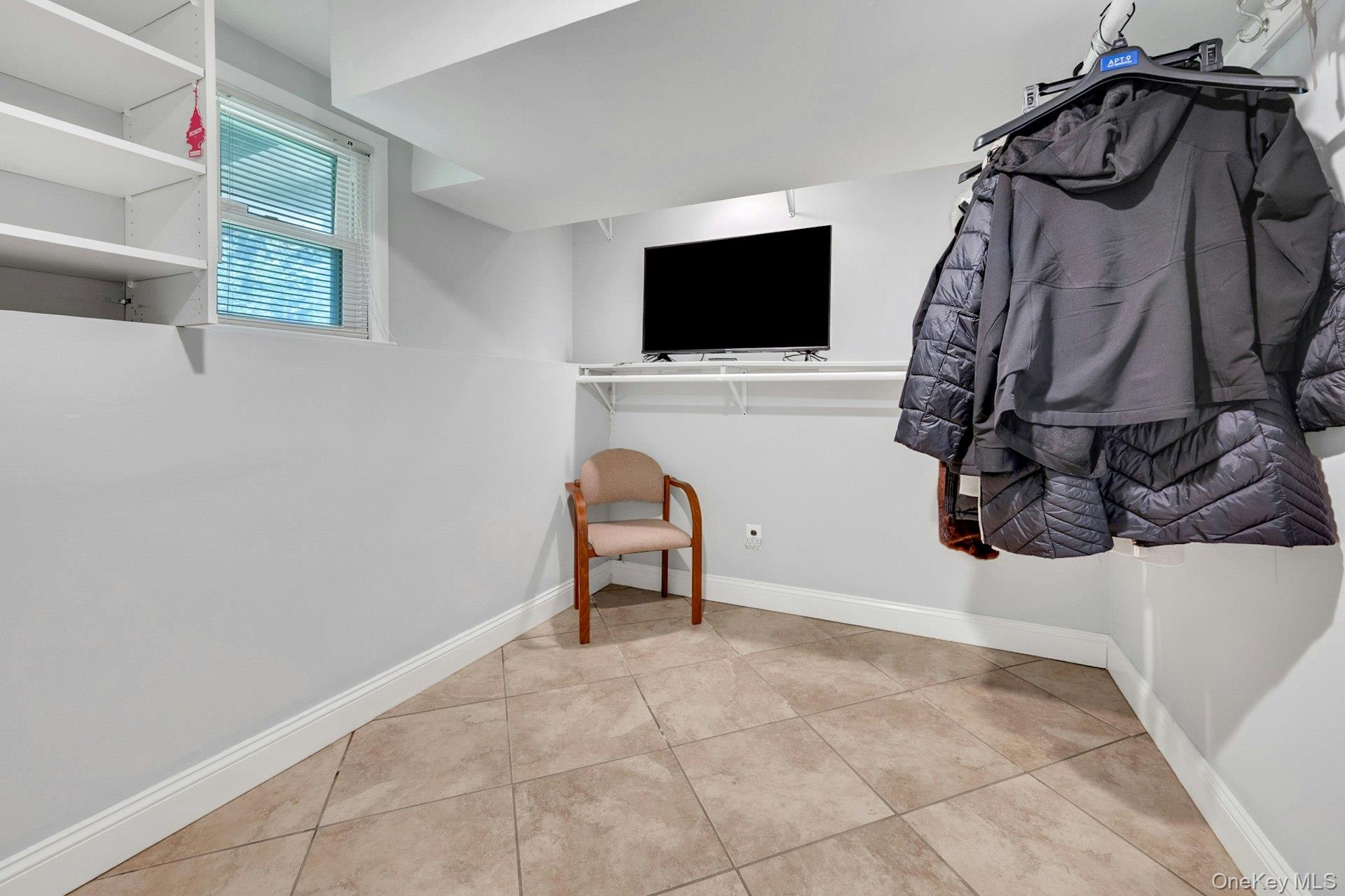 Single Family Windsor Oval Westchester County, NY 10805, MLS-1011278-22