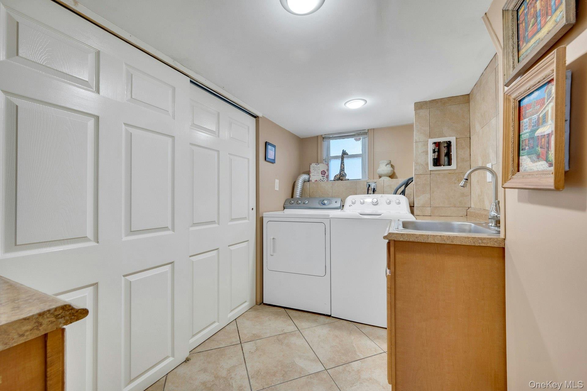 Single Family Windsor Oval Westchester County, NY 10805, MLS-1011278-24