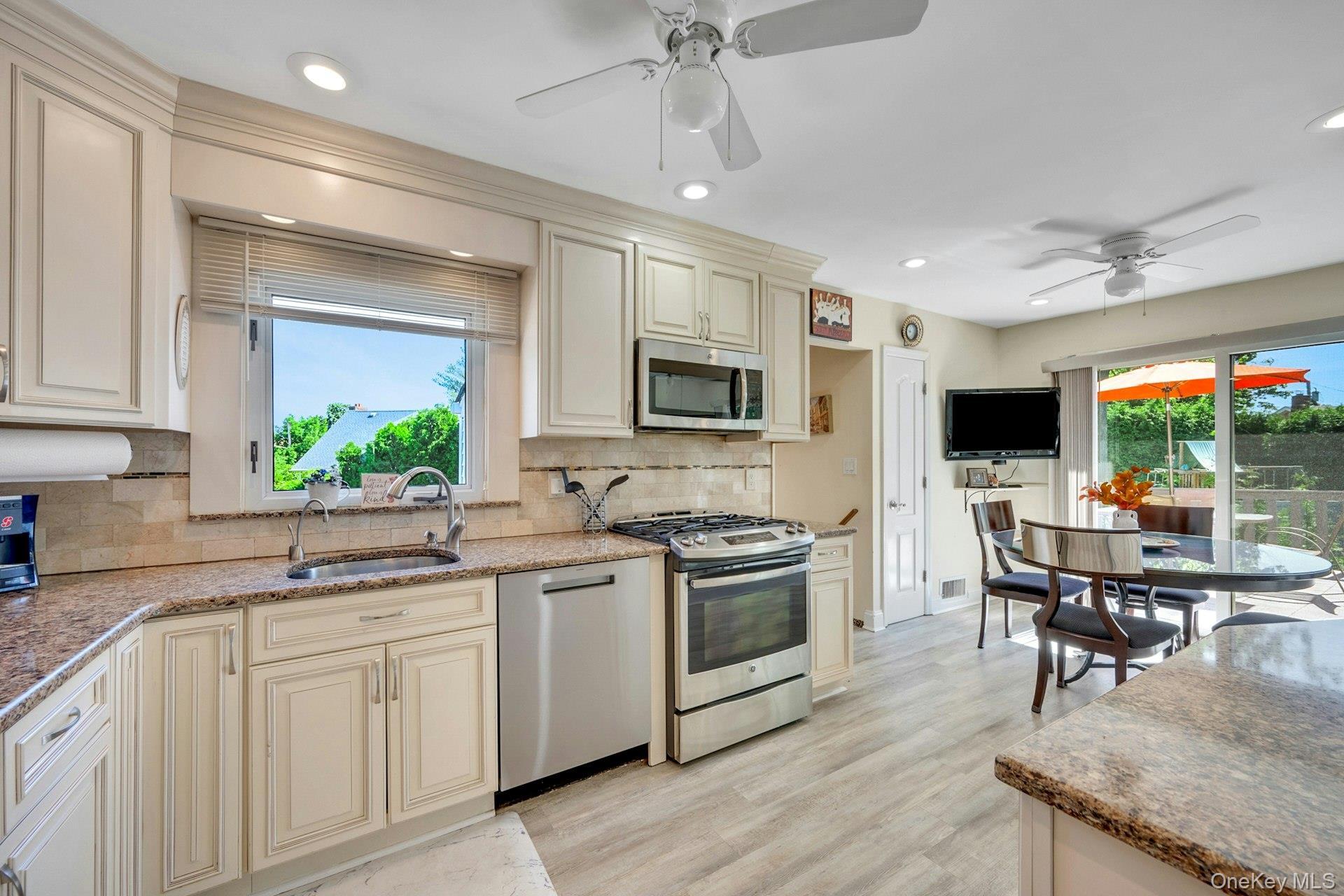 Single Family Windsor Oval Westchester County, NY 10805, MLS-1011278-8