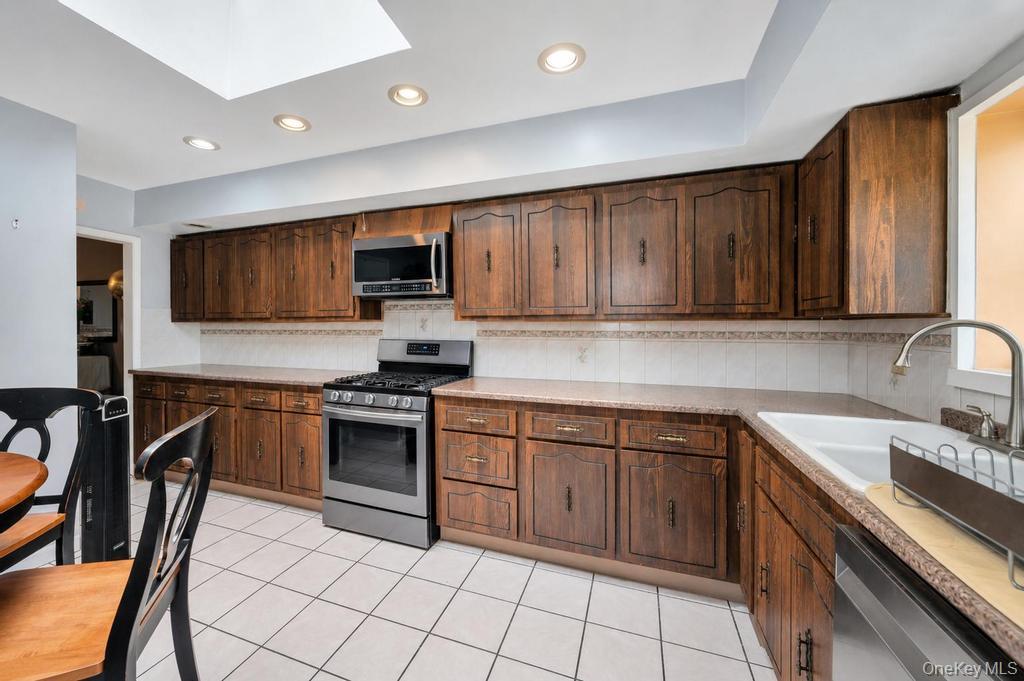 Single Family 84th Street Queens, NY 11421, MLS-1011328-20