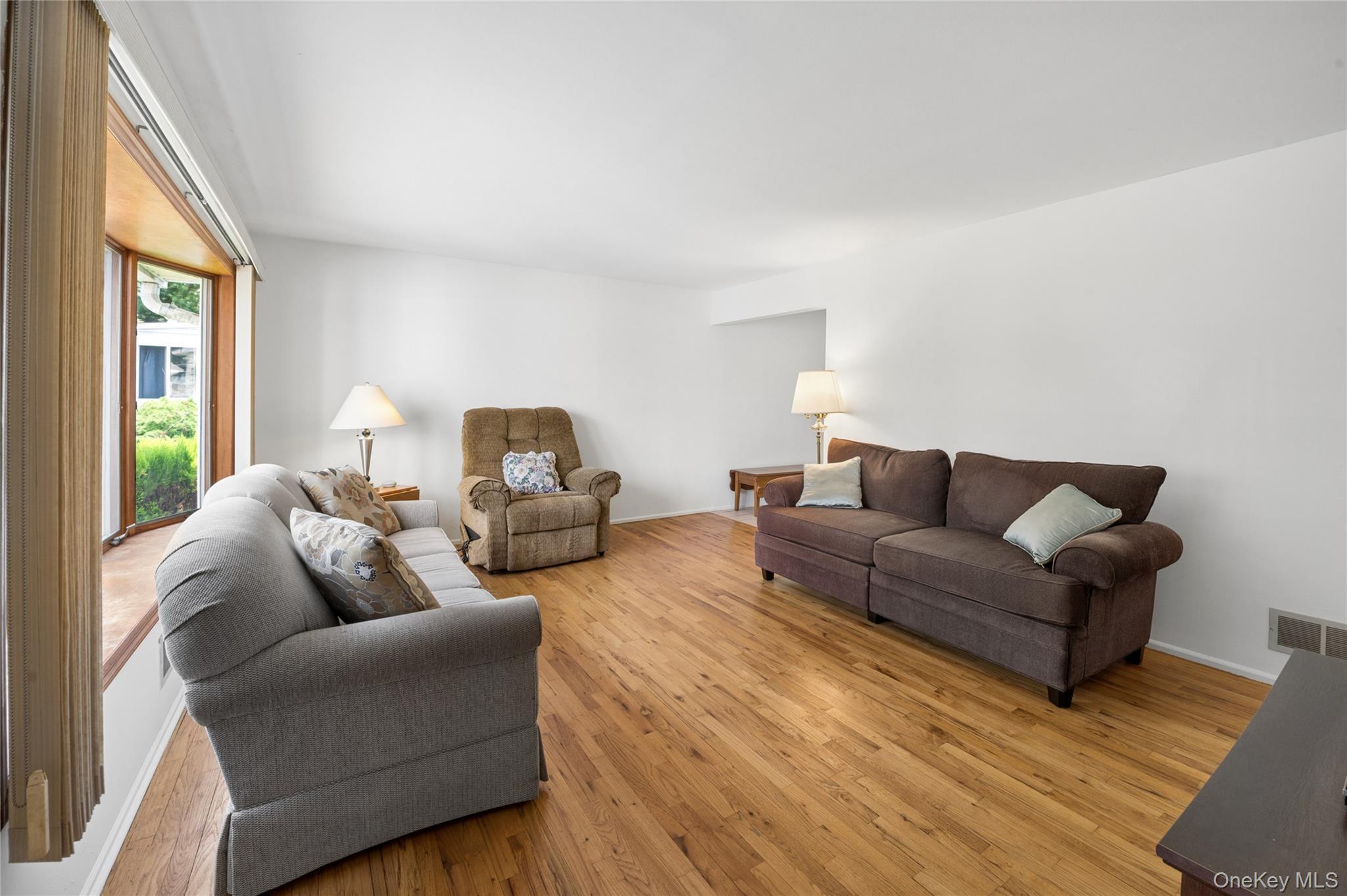 Single Family Hazelton Road Westchester County, NY 10710, MLS-1011334-8
