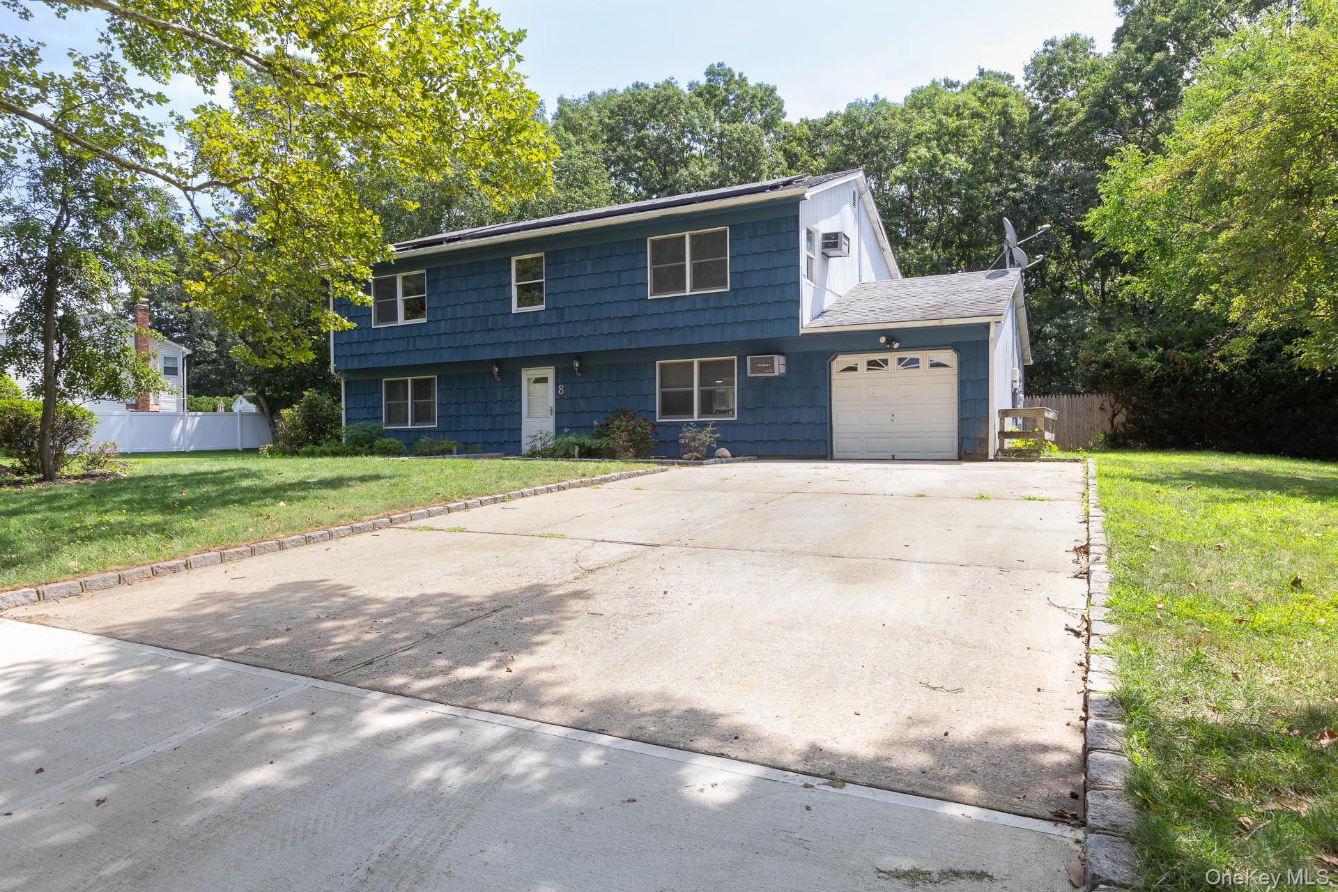 Single Family Long Meadow Place  Suffolk County, NY 11720, MLS-1011362-4
