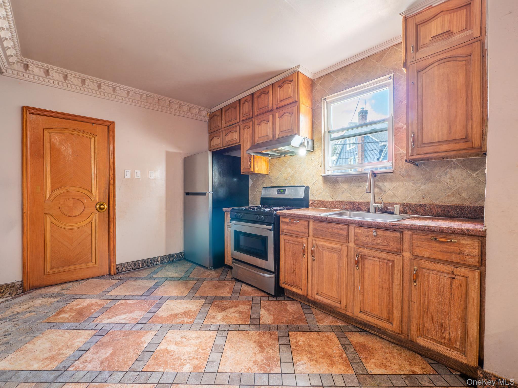 Single Family Bessemer Street  Queens, NY 11418, MLS-1011387-7