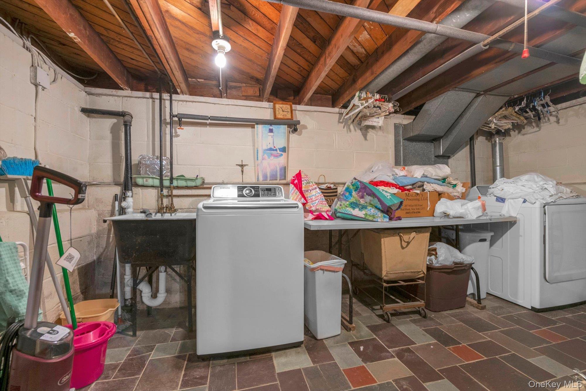 Single Family Fordham Bronx, NY 10464, MLS-1011403-17