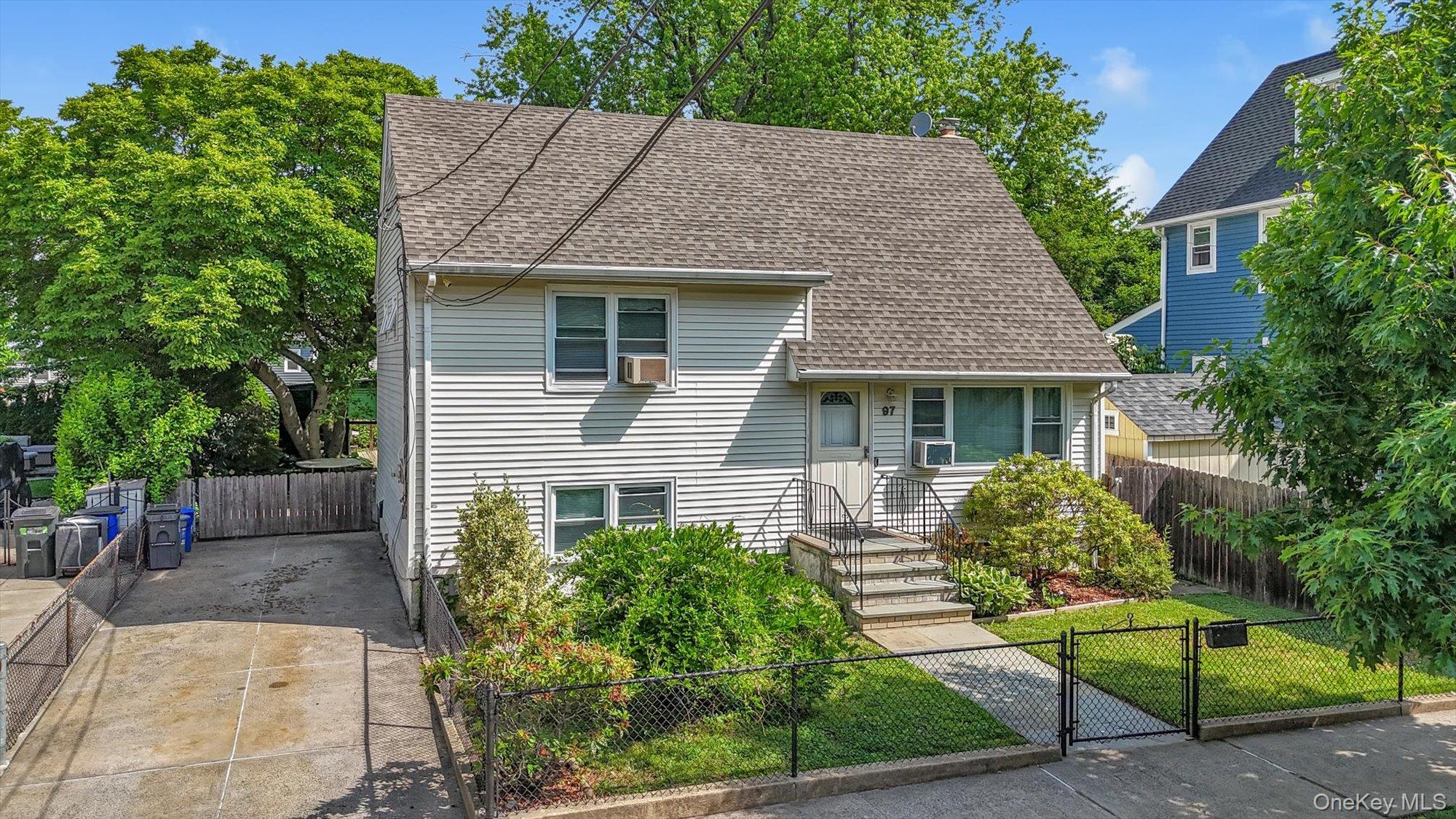 Single Family Fordham Bronx, NY 10464, MLS-1011403-23