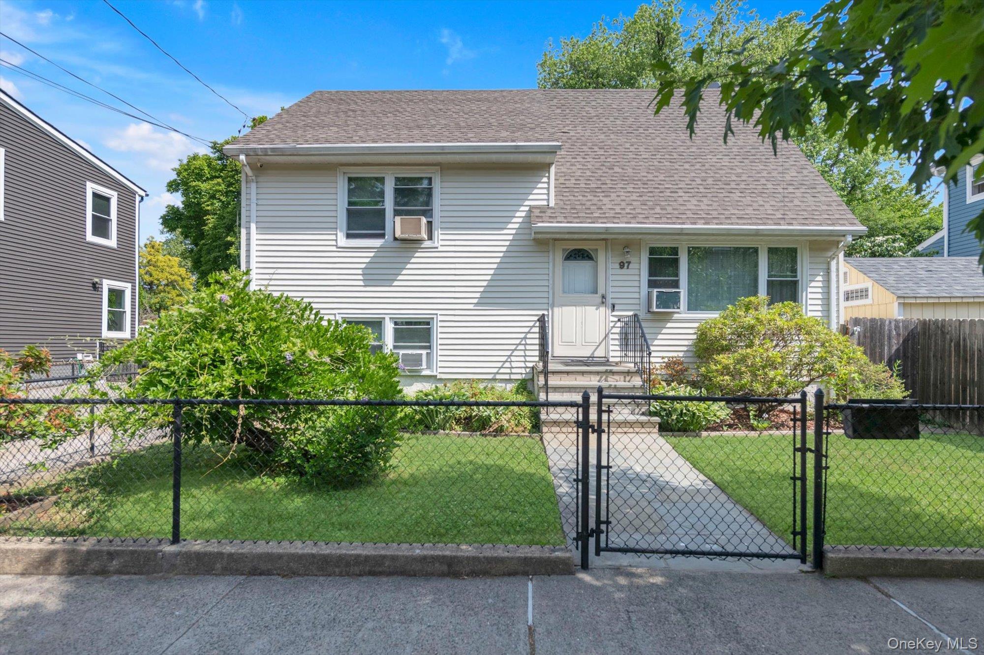 Single Family Fordham Bronx, NY 10464, MLS-1011403-24