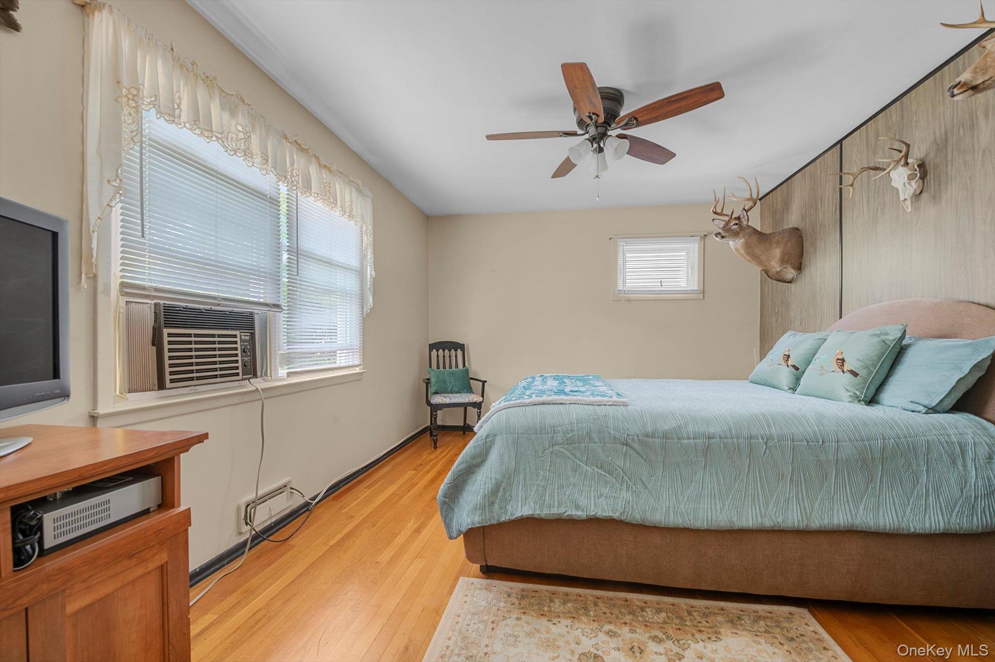Single Family Fordham Bronx, NY 10464, MLS-1011403-8