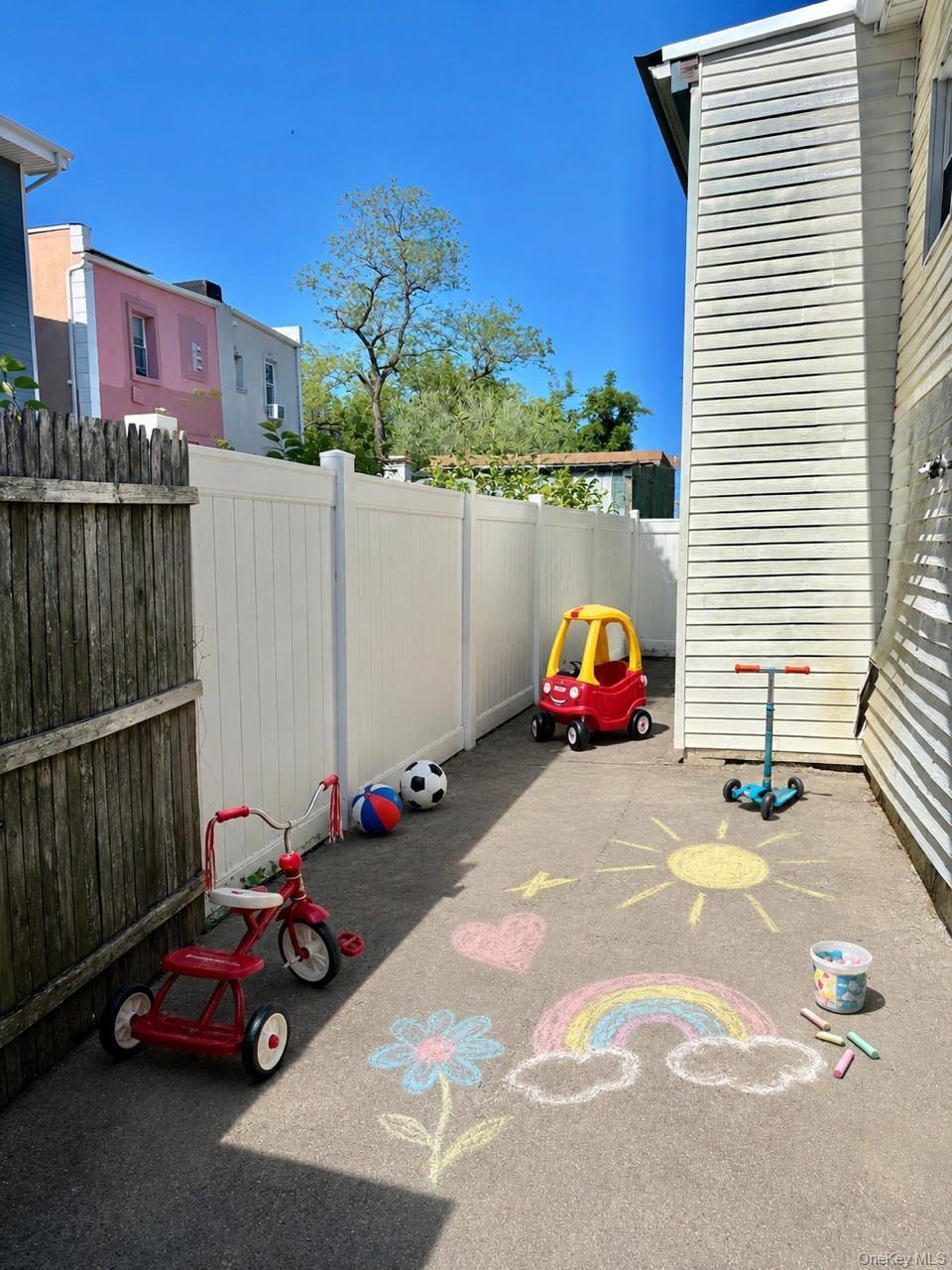 Single Family Jarvis  Queens, NY 11691, MLS-1011406-8