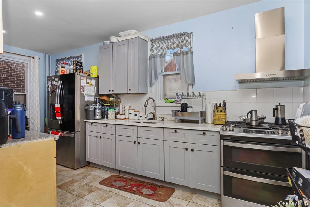 Single Family Andrews Avenue Bronx, NY 10453, MLS-1011421-12