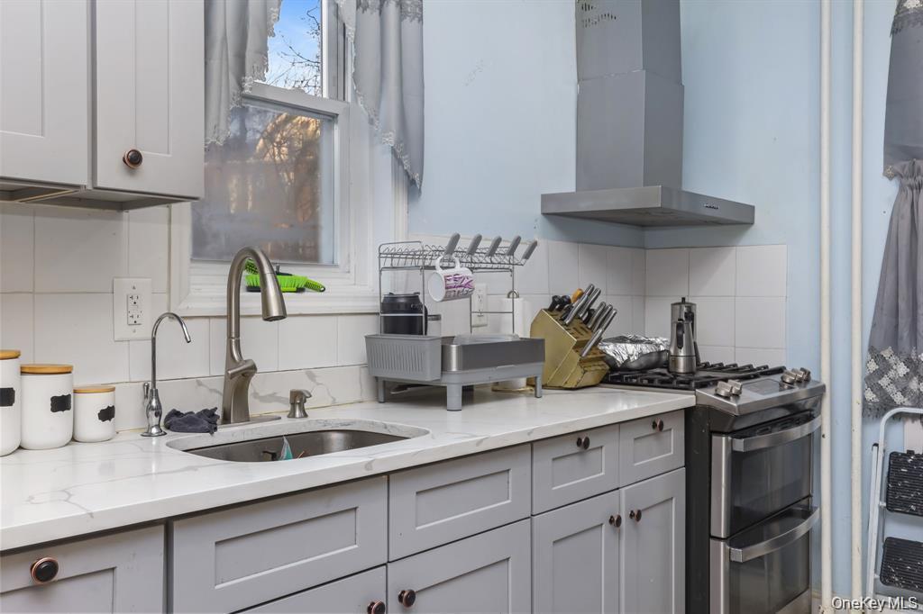 Single Family Andrews Avenue Bronx, NY 10453, MLS-1011421-15