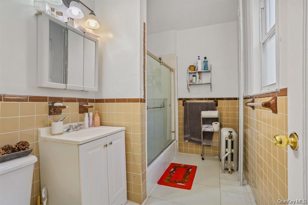 Single Family Andrews Avenue Bronx, NY 10453, MLS-1011421-17